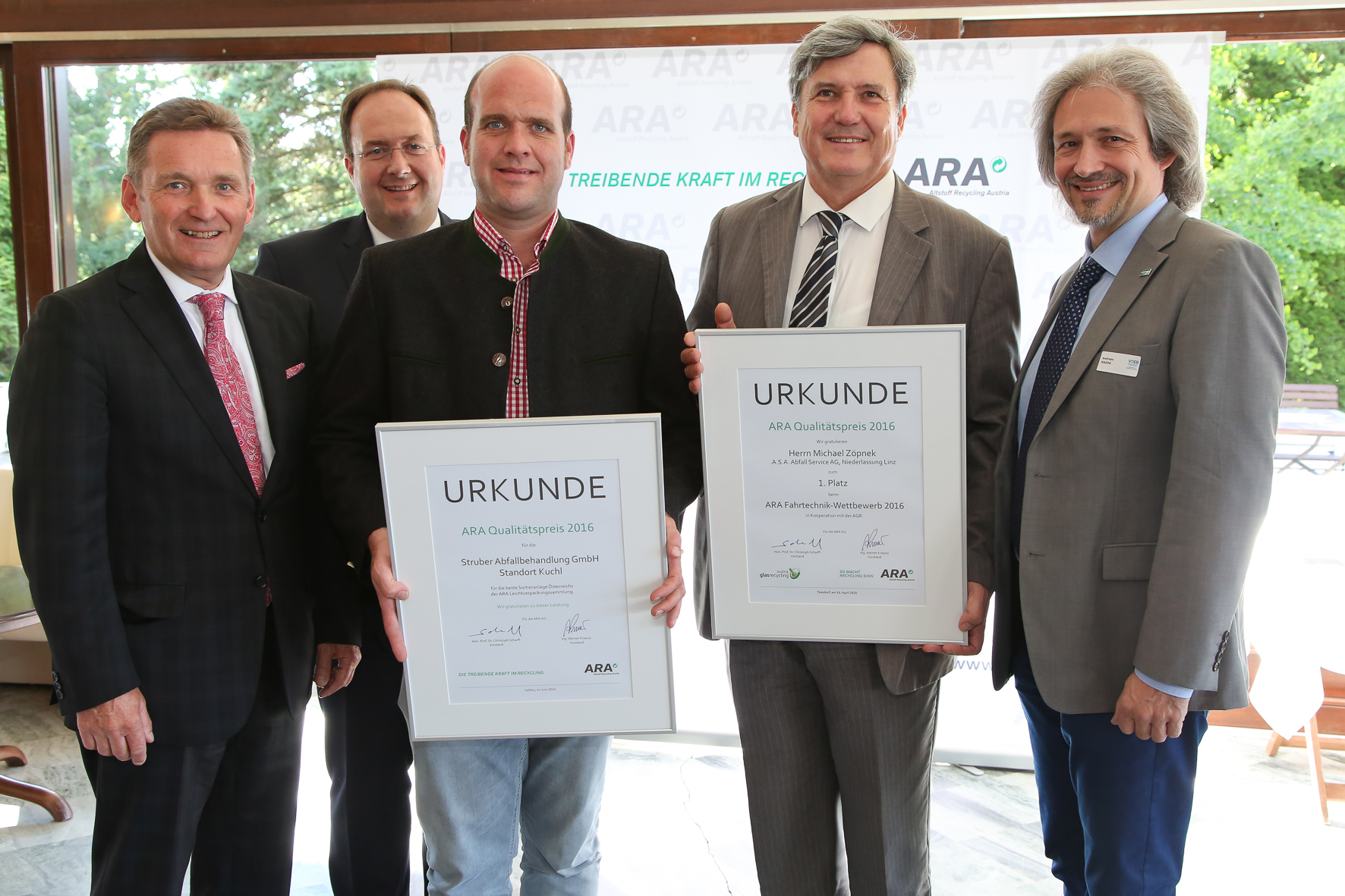 v.l.n.r.: Werner Knausz (ARA), Ing. Johann Struber und Georg Struber (Struber), Manfred Grubbauer (ASA), Ing. Andreas Kazda (ARA).