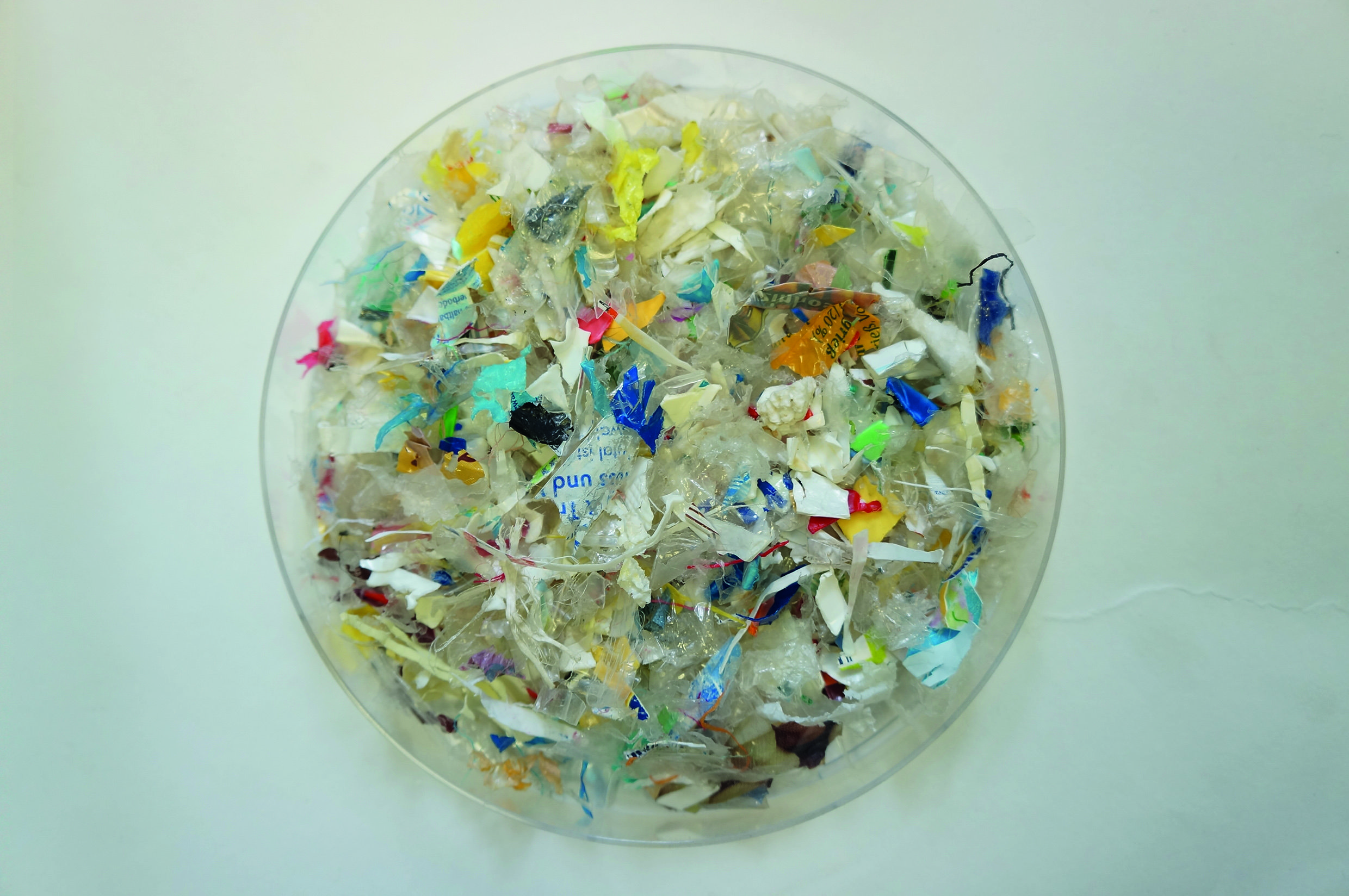 Gewaschene Post-Consumer-Folie vor dem Recycling- und Geruchsentfernungsprozess. ©Starlinger