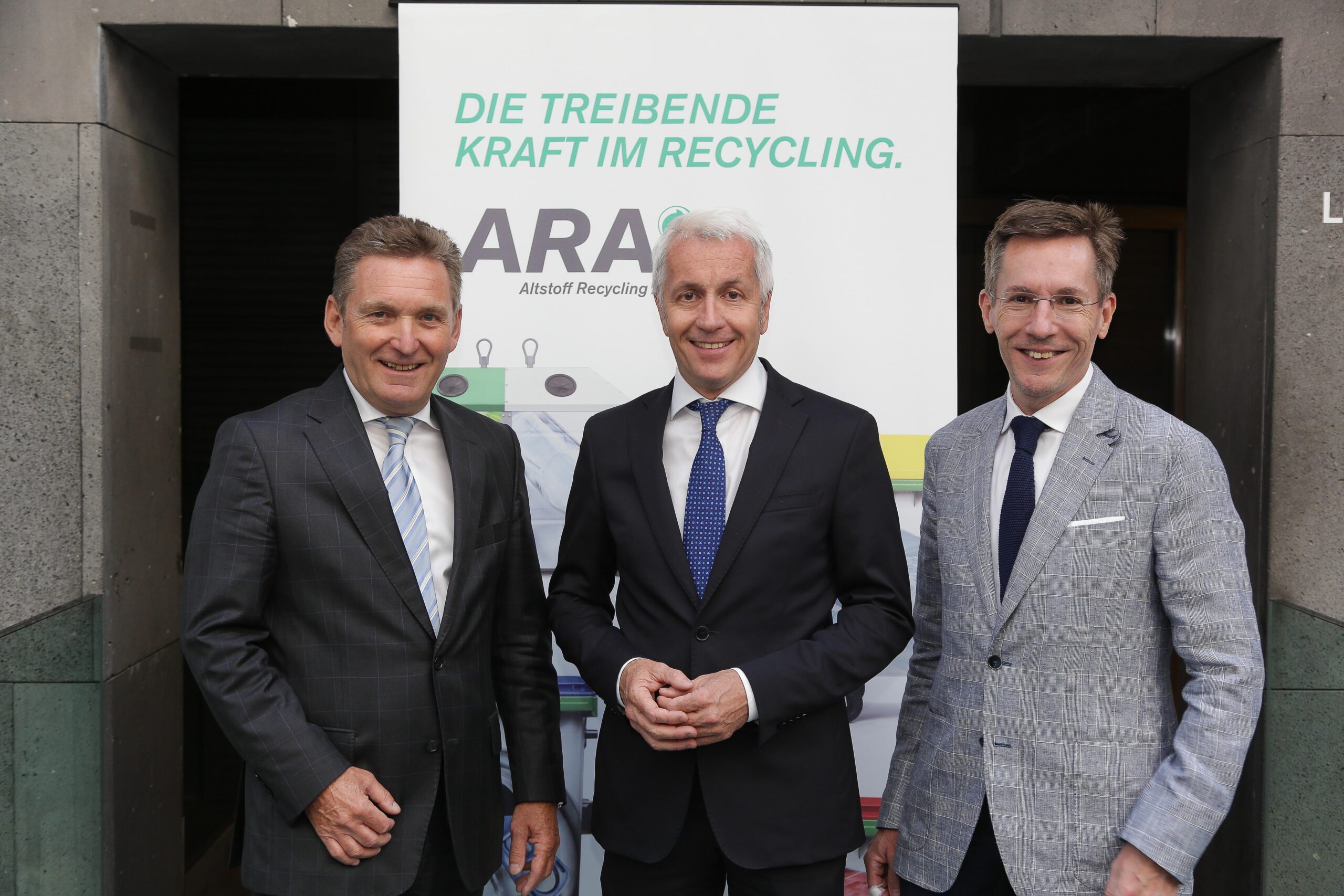Wien, im Bild von links nach rechts: Werner Knausz, ARA-Vorstand, Alfred Berger, ARA-Aufsichtsratspräsident, Christoph Scharff, ARA-Vorstand