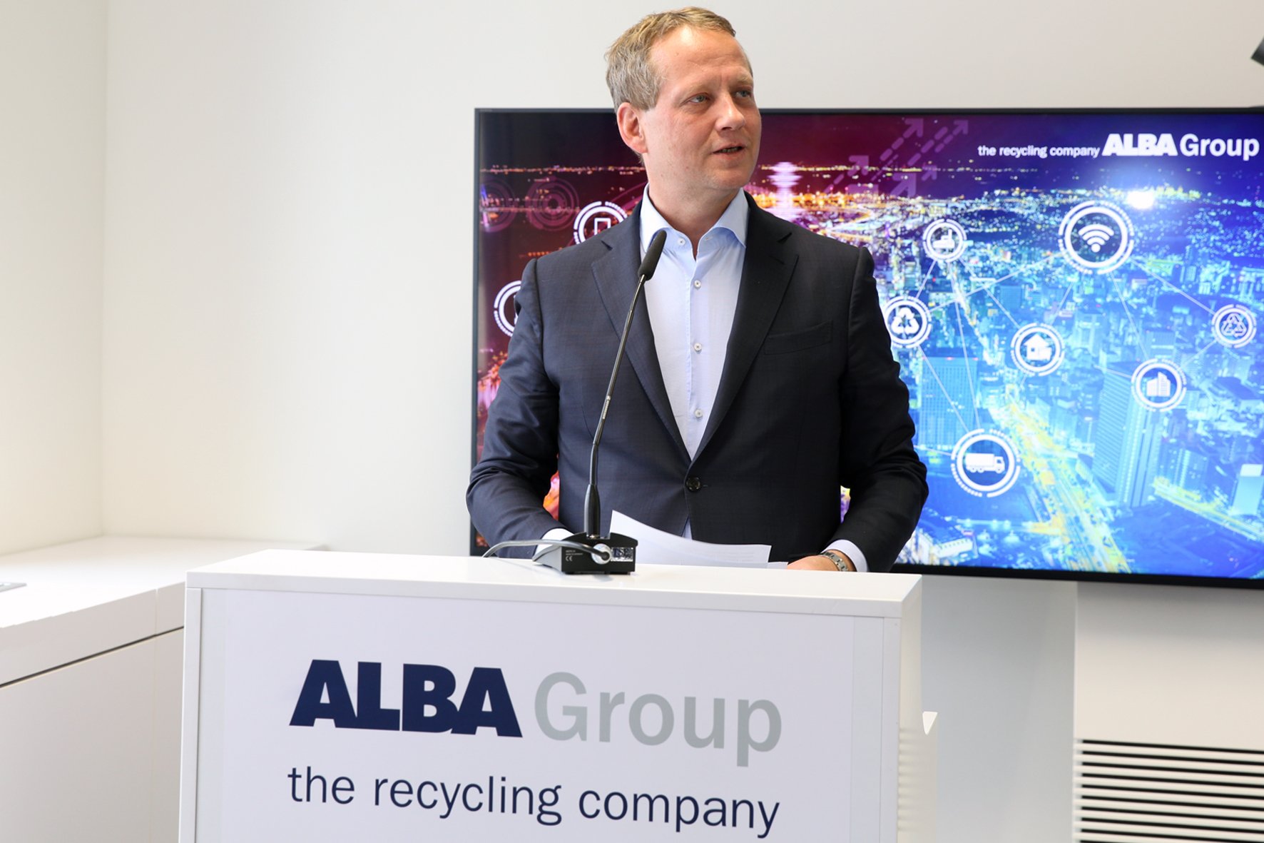 Eric Schweitzer, Vorstandsvorsitzender der Alba Group, zur Eröffnung des InnovationLabs (Foto: Alba Group / Ricarda Spiegel)