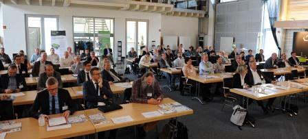 Unter den Teilnehmern waren sowohl führende Rezyklat- und Biokunststoff-Produzenten und -Verarbeiter als auch die wichtigsten Anwenderindustrien vertreten.  (Bild: Kunststoffland NRW)