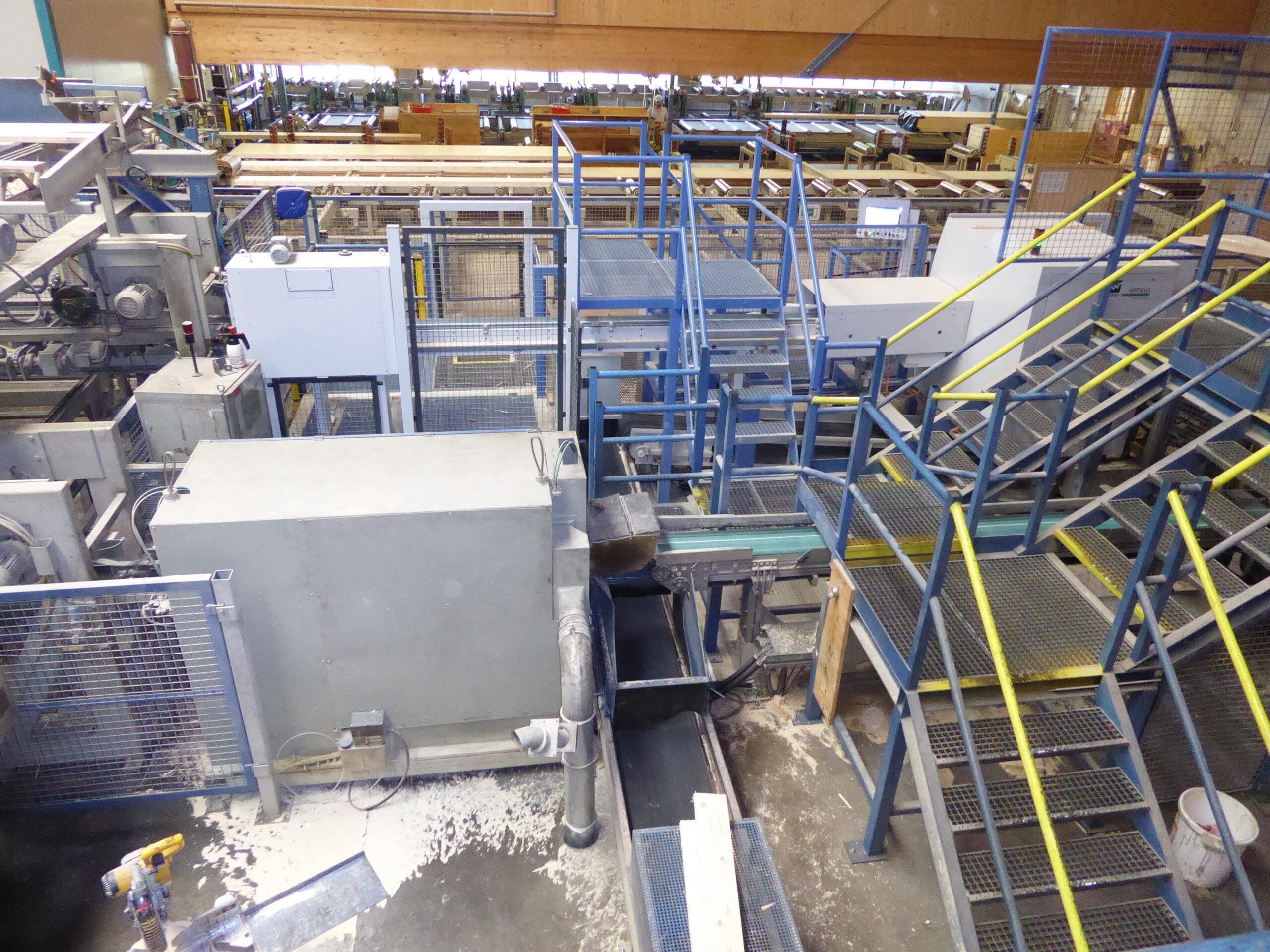 Binderholz fertigt Massivholz-Produkte wie Schnitt- und Profilholz, ein- und mehrschichtig verleimte Massivholzplatten, Brettschicht- sowie Brettsperrholz. (Foto: Vecoplan AG)