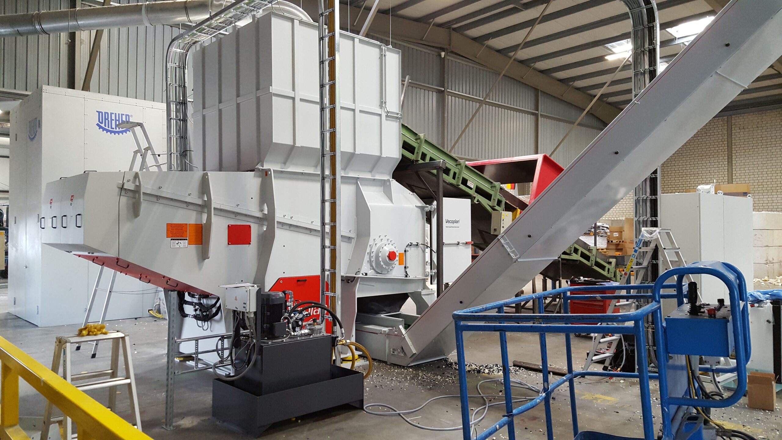 Der Maschinenständer des Vecoplan Heavy Duty ist mit zusätzlichen Knotenblechen und verstärkten Seitenwänden ausgeführt. Bild: Vecoplan AG
