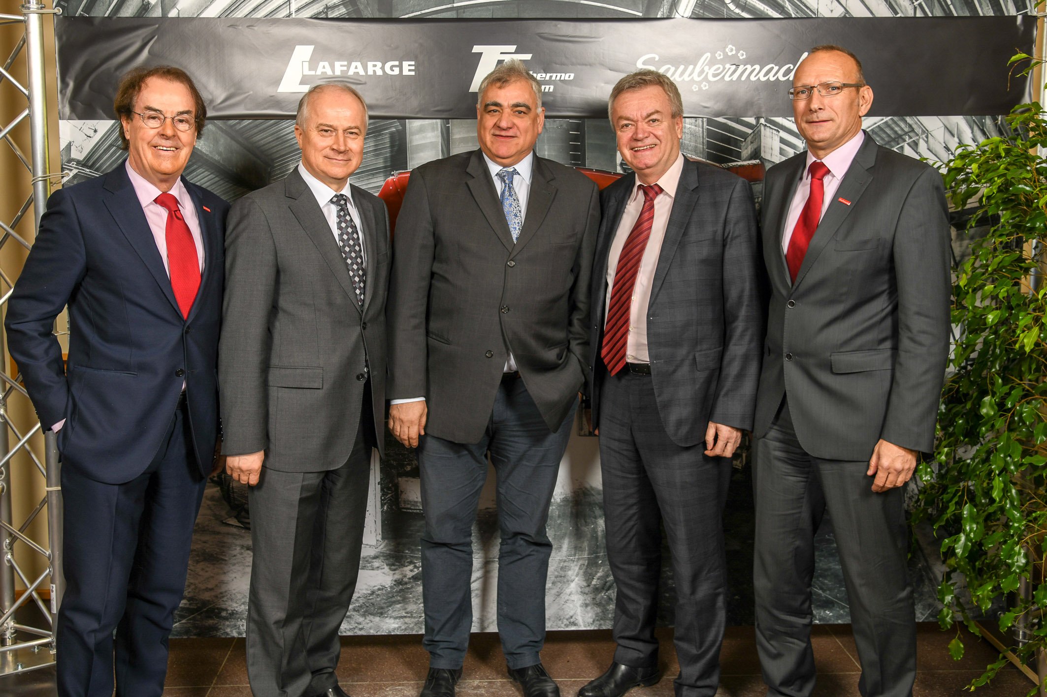 H. Roth/Gründer und Aufsichtsratsvorsitzender Saubermacher, J. Seitinger/Landesrat, J. Primo Fernández/CEO Lafage, A. Lang/Landesrat, G. Ziehenberger/COO Saubermacher, (v. l. n. r.), Fotonachweis: Pixelmaker.at