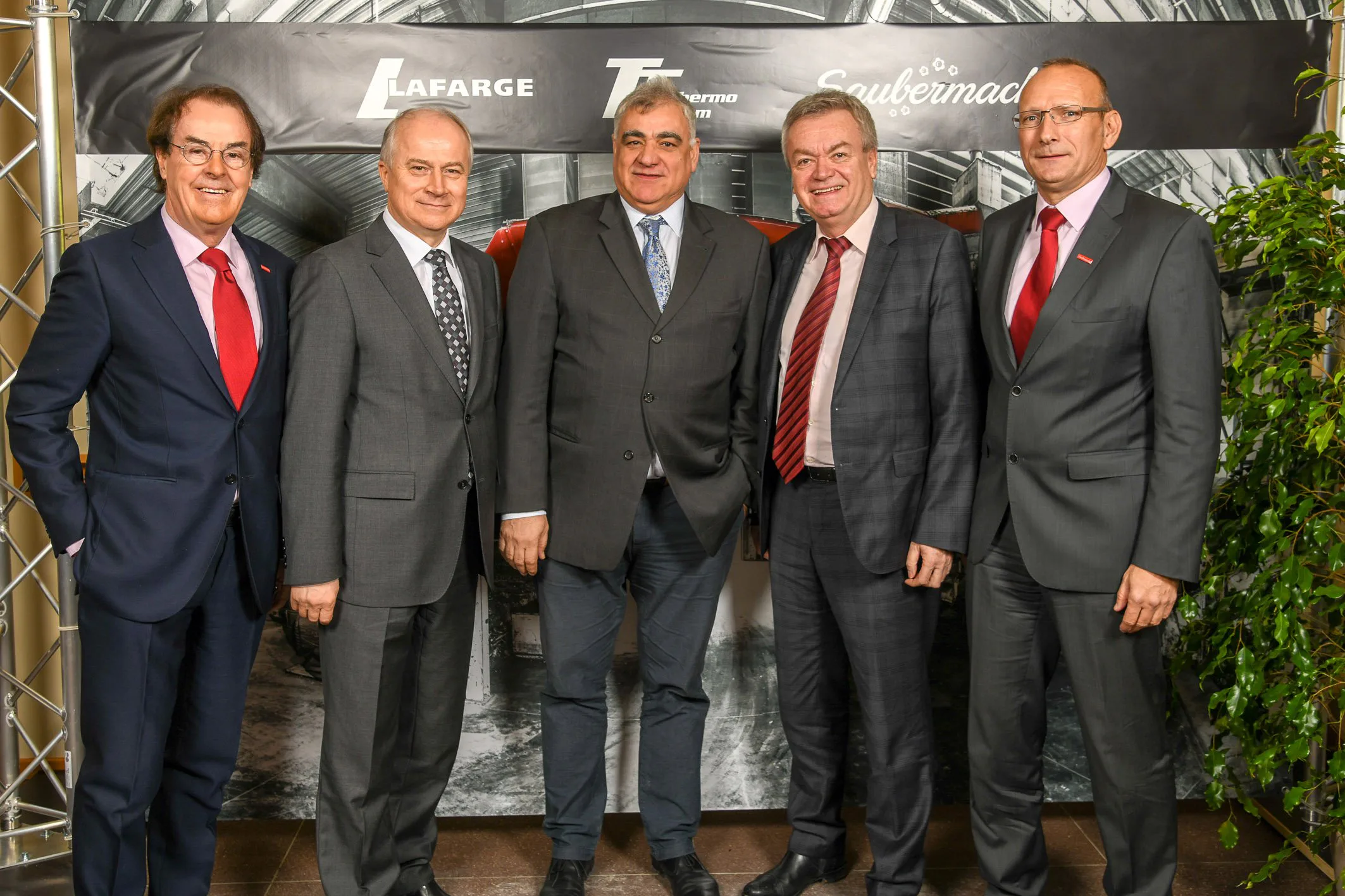 H. Roth/Gründer und Aufsichtsratsvorsitzender Saubermacher, J. Seitinger/Landesrat, J. Primo Fernández/CEO Lafage, A. Lang/Landesrat, G. Ziehenberger/COO Saubermacher, (v. l. n. r.), Fotonachweis: Pixelmaker.at
