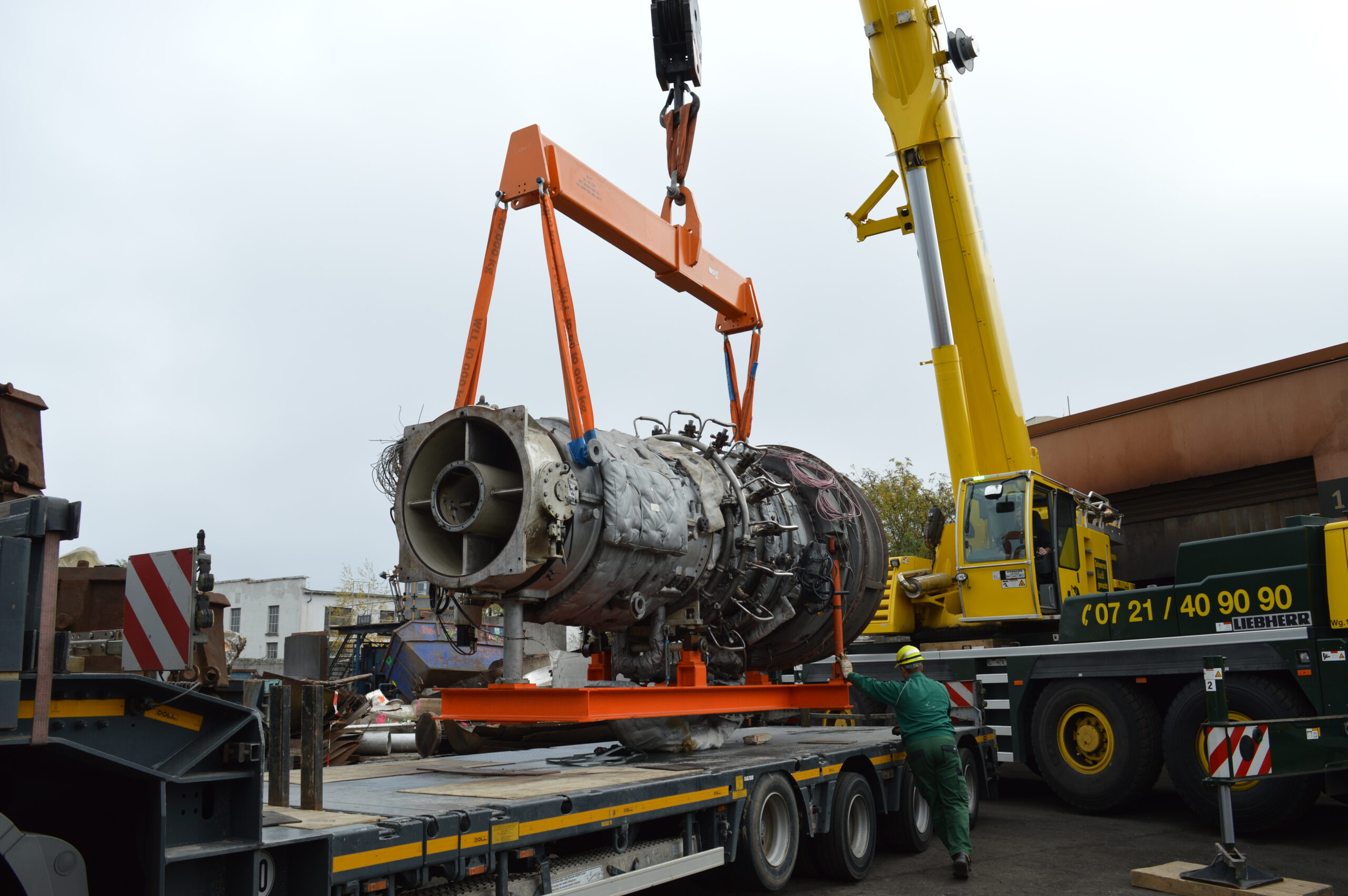 Anlieferung der Gasturbine in Karlsruhe (Foto: Cronimet)