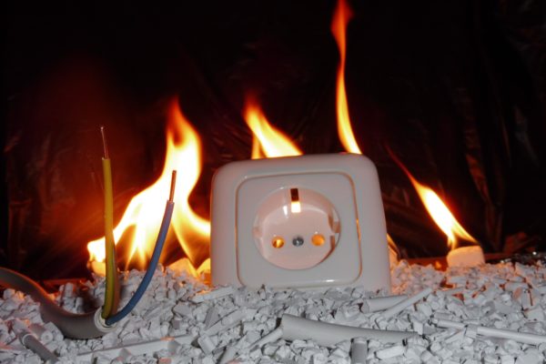 Flammschutzmittel können Leben retten und sollen die Umwelt schonen. Foto: Fraunhofer LBF