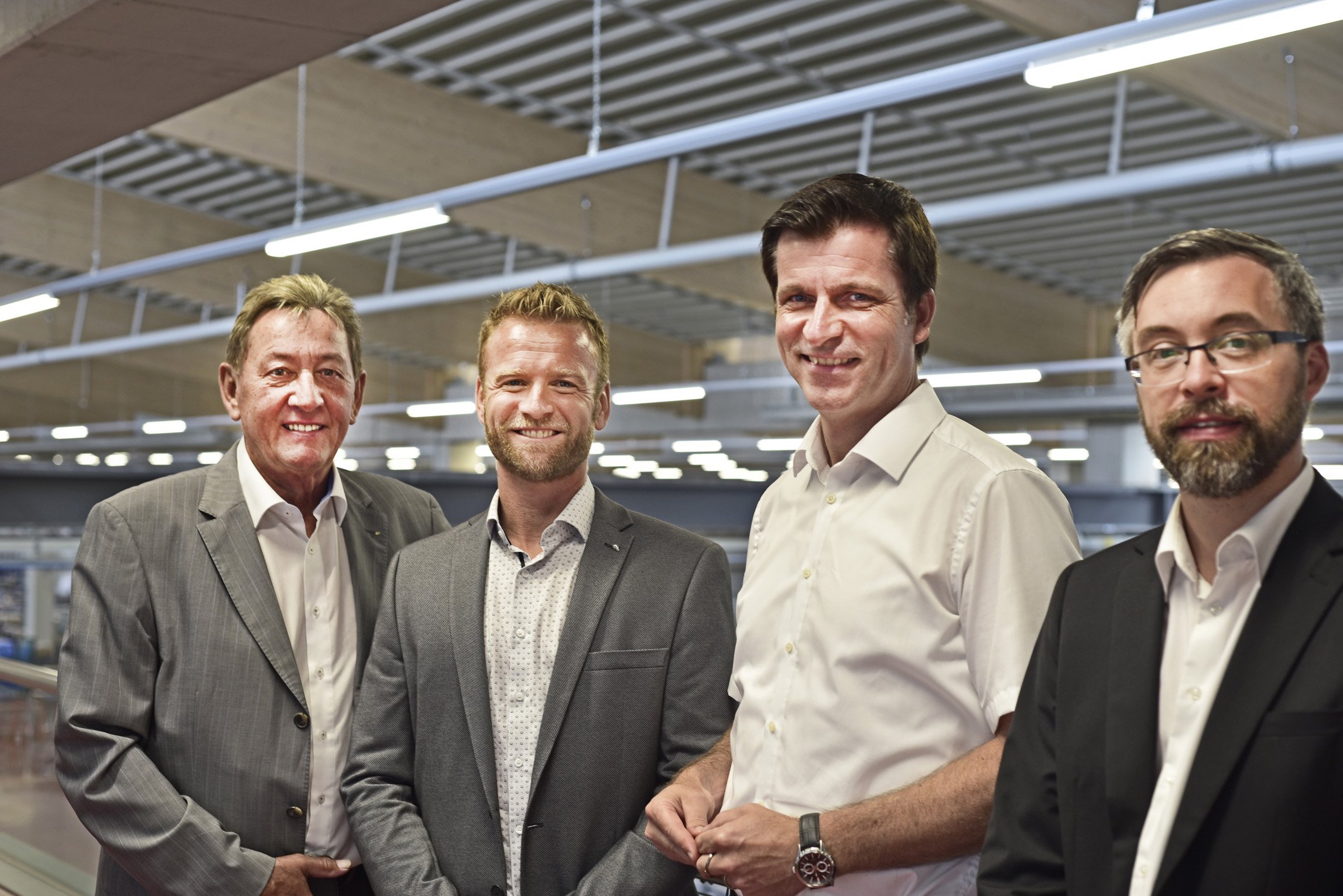 Walter Lonsinger (A|U|F), Stefan Holtgreife (Solarlux), André Berghegger (MdB), Thomas Bungert (Solarlux) (Foto: Wieland Kramer)