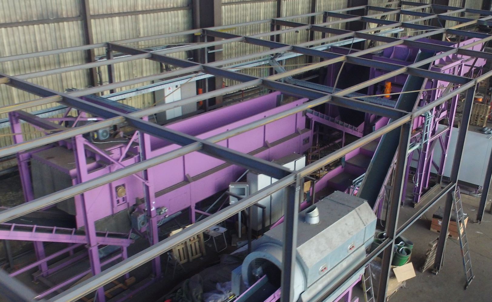 Derzeit steht und arbeitet die S.A.A.L.T.-Anlage der Pyral AG in Freiberg. Noch vor Weihnachten soll sie in die USA geliefert werden. Bild: Pyral AG