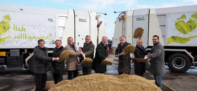 v.l.: Mag. Peter Eckhart (Geschäftsführer wnsks GmbH), NR Hans Rädler, Stadtrat Horst Karas, Stadtrat DI Franz Dinhobl, Bürgermeister Mag. Klaus Schneeberger, DI Klaus Pöttinger (Eigentümer PÖTTINGER One World Gruppe), DI Franz Berger (Geschäftsführer wnsks GmbH), Stadtrat Philipp Gerstenmater