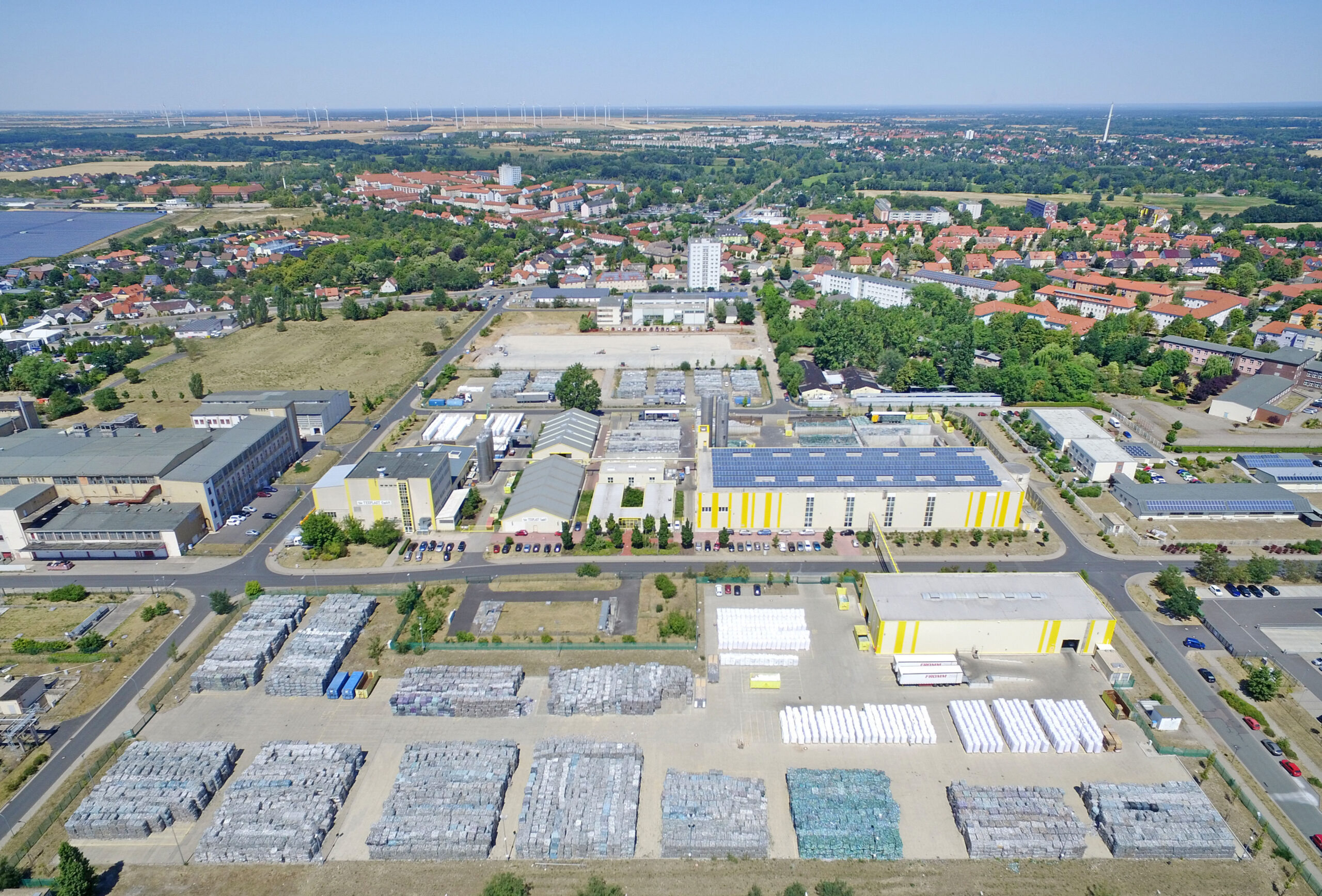 Alpla und Fromm gründen am Standort Wolfen ein Joint Venture, die „PET Recycling Team Wolfen GmbH“. Bild: Alpla.