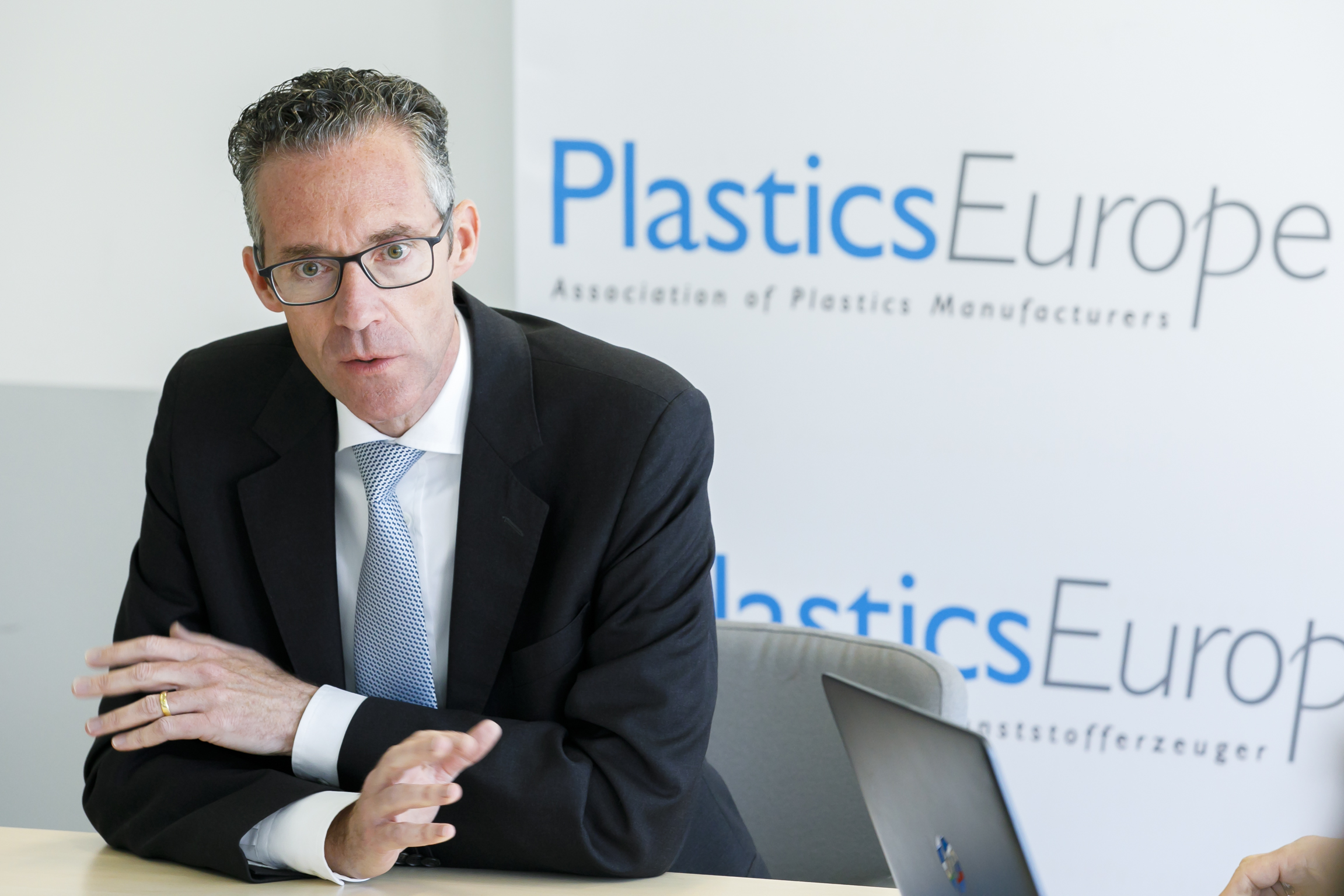 Dr. Michael Zobel, Vorsitzender PlasticsEurope Deutschland, beim Wirtschaftspressegespräch 2019 in Wesseling