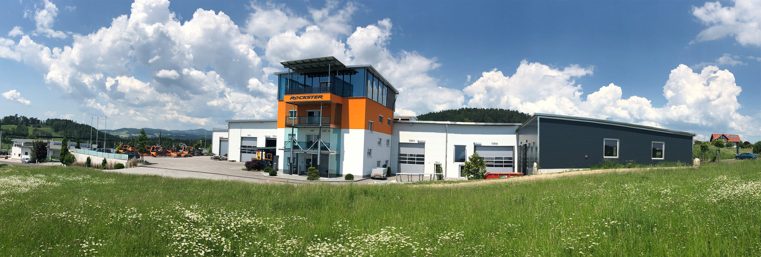 Neues Büro- und Produktionsgebäude auf dem 10.000 Quadratmeter großen Firmenareal von Rockster in Neumarkt im Mühlkreis (Foto: Rockster Austria International GmbH)