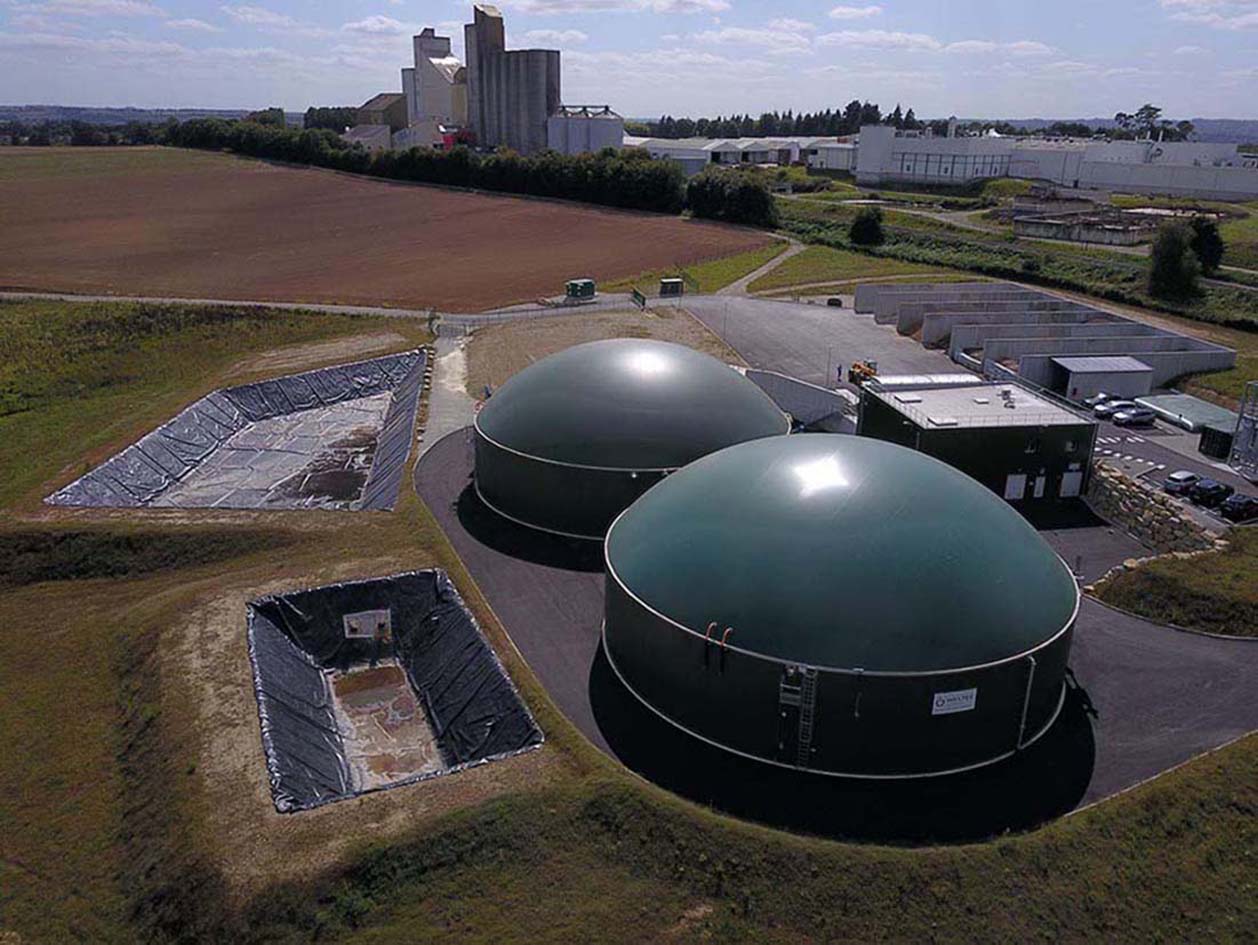 Erst kürzlich hat der Biogasanlagenhersteller Weltec Biopower eine Biomethananlage für den französischen Kartoffelchips-Produzenten Altho in St. Gérand, Bretagne, fertiggestellt. Bild: Weltec