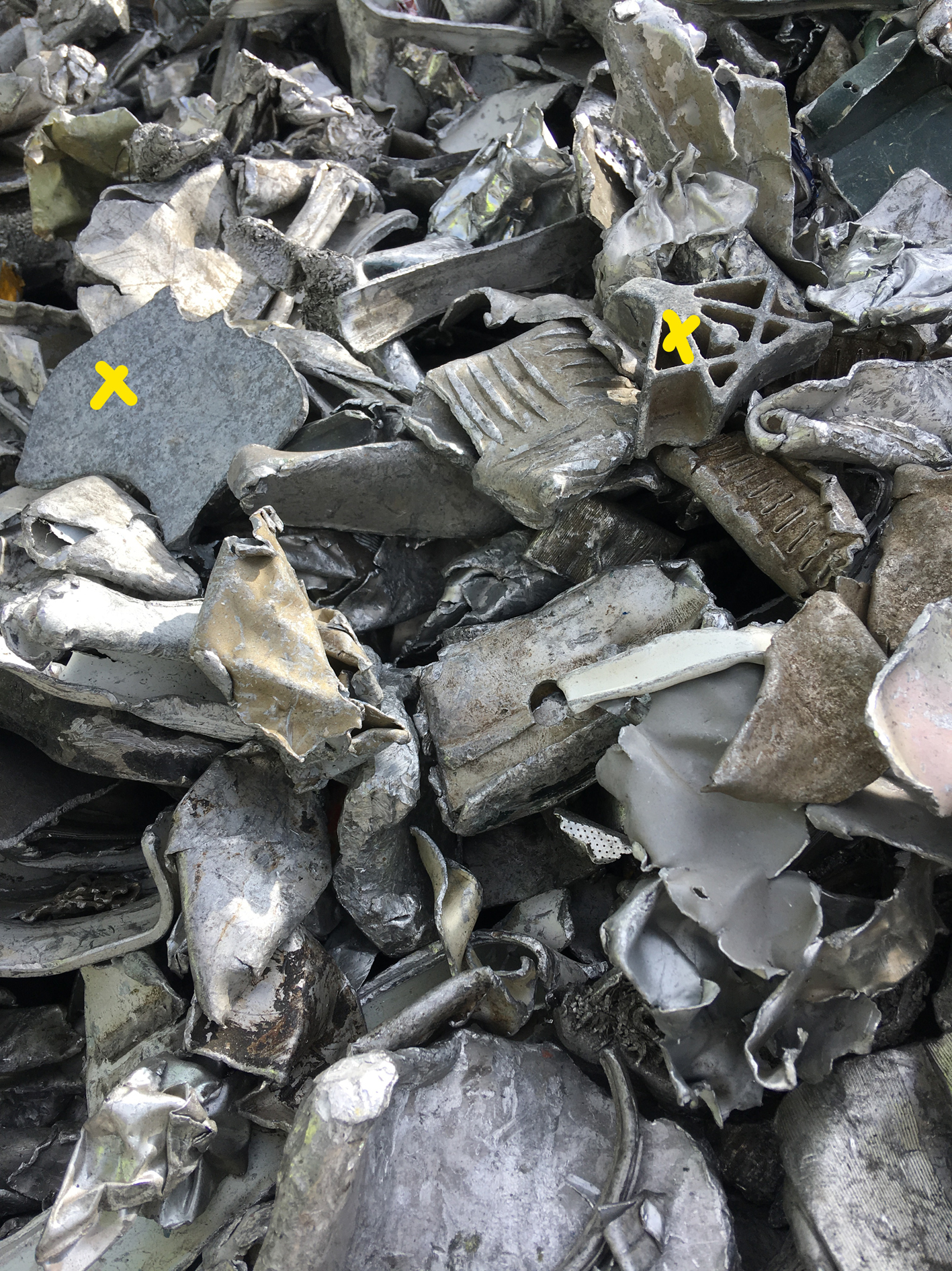 Freies Magnesium in Aluschrotten. Bild: Steinert
