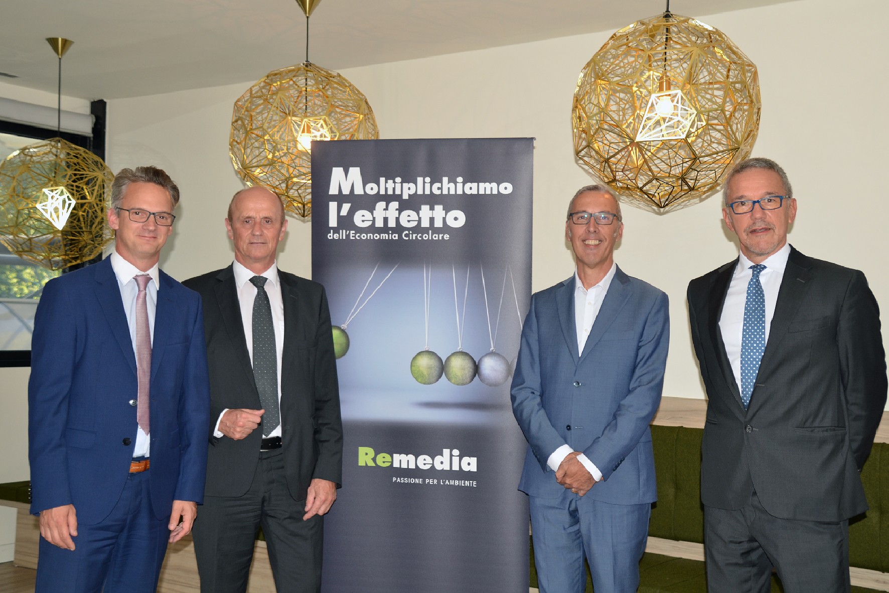 Von links nach rechts: Martin Ulke und Mag. Franz Sauseng (beide Geschäftsführer Interseroh Austria), Dario Luigi Bisogni (Präsident Consorzio REMEDIA); Danilo Bonato (Präsident REMEDIA TSR) Bild: Interseroh Austria