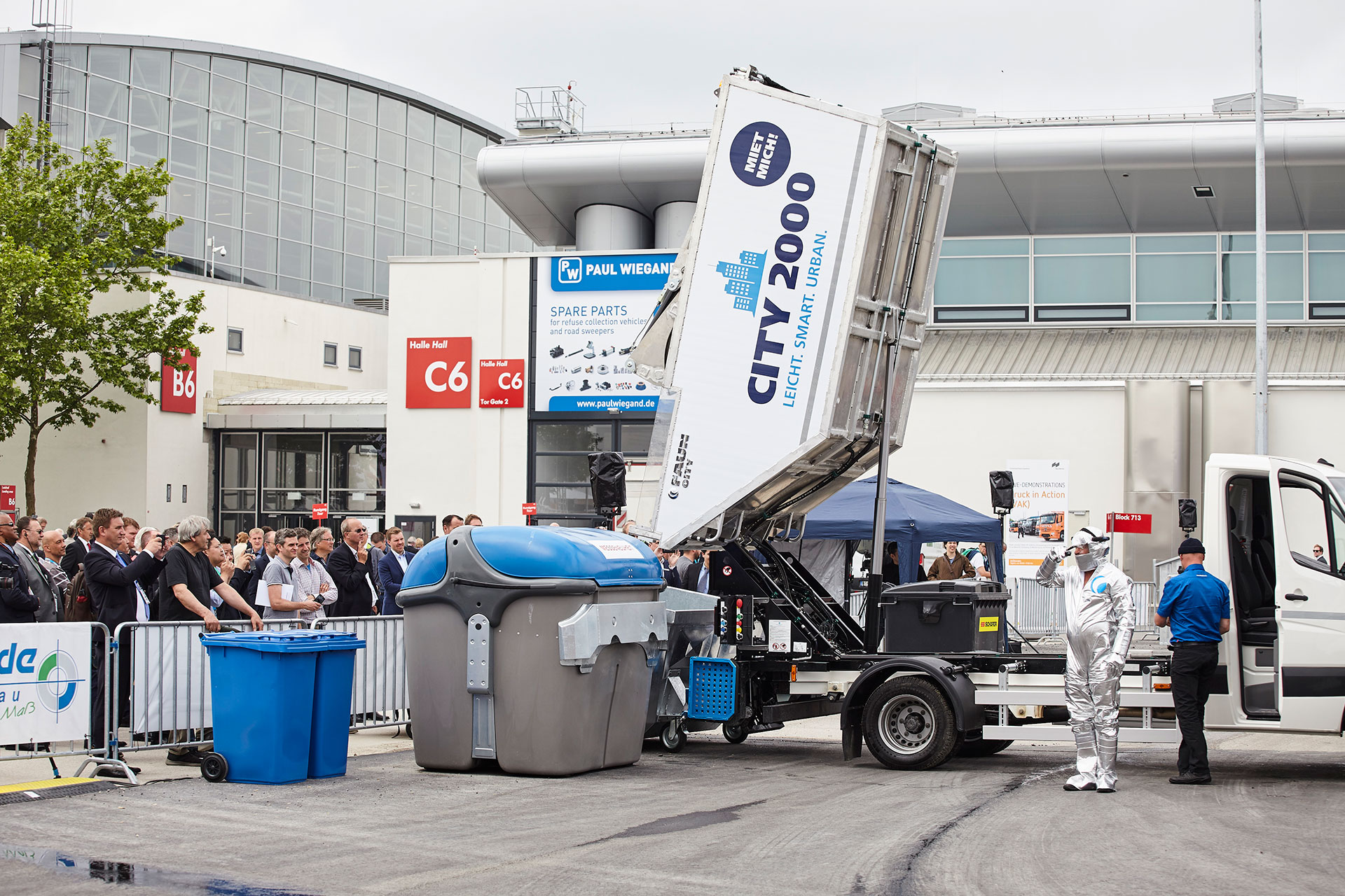 Von smarten Abfalltonnen bis zu Sortieren mit KI: die IFAT 2020 zeigt neueste Technologien der Abfallwirtschaft. Bild: Messe München