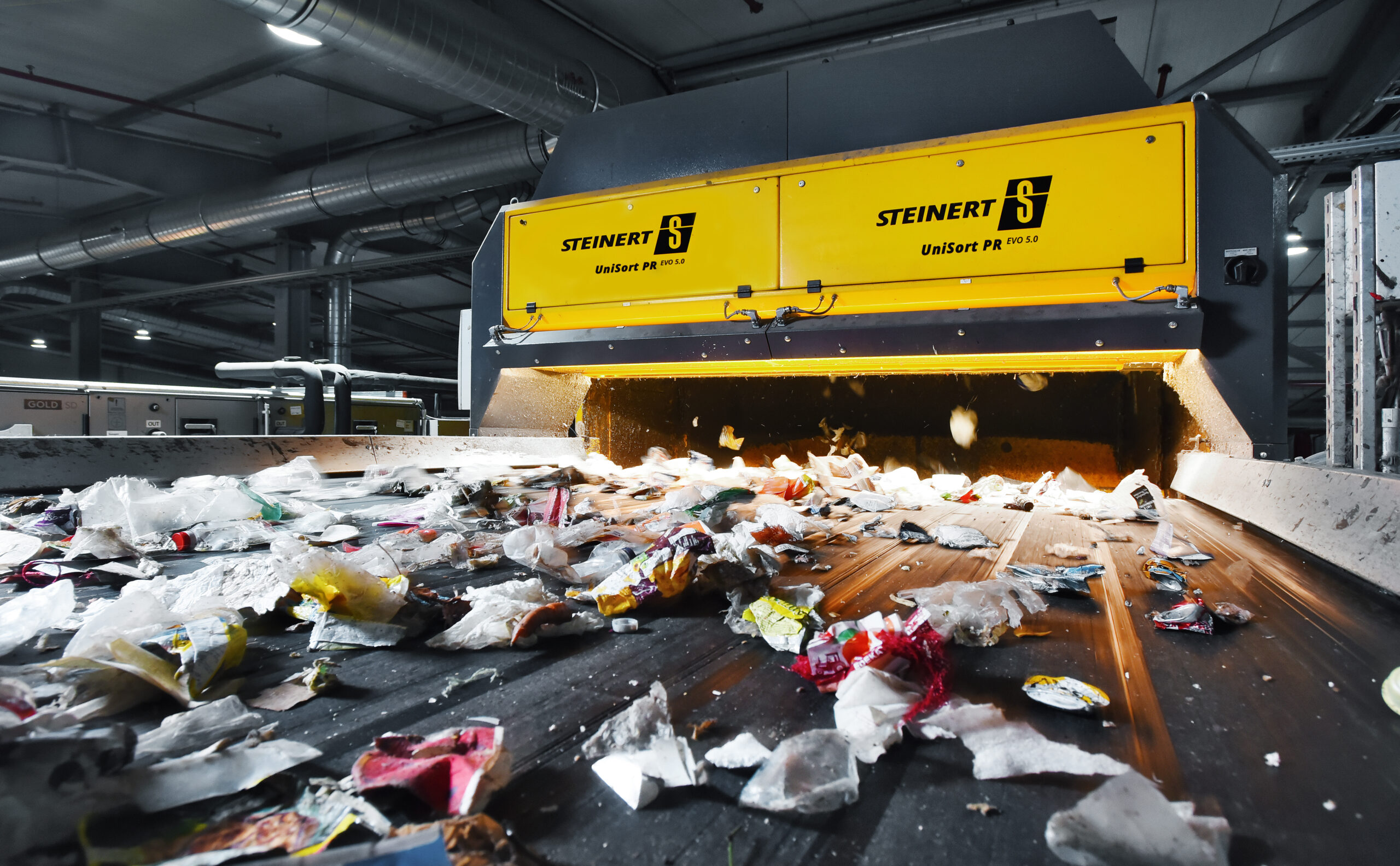 UniSort PR EVO 5.0 ist die fünfte Evolutionsstufe der NIR-Sortiermaschine mit HSI-Kameratechnik. Bild. Steinert
