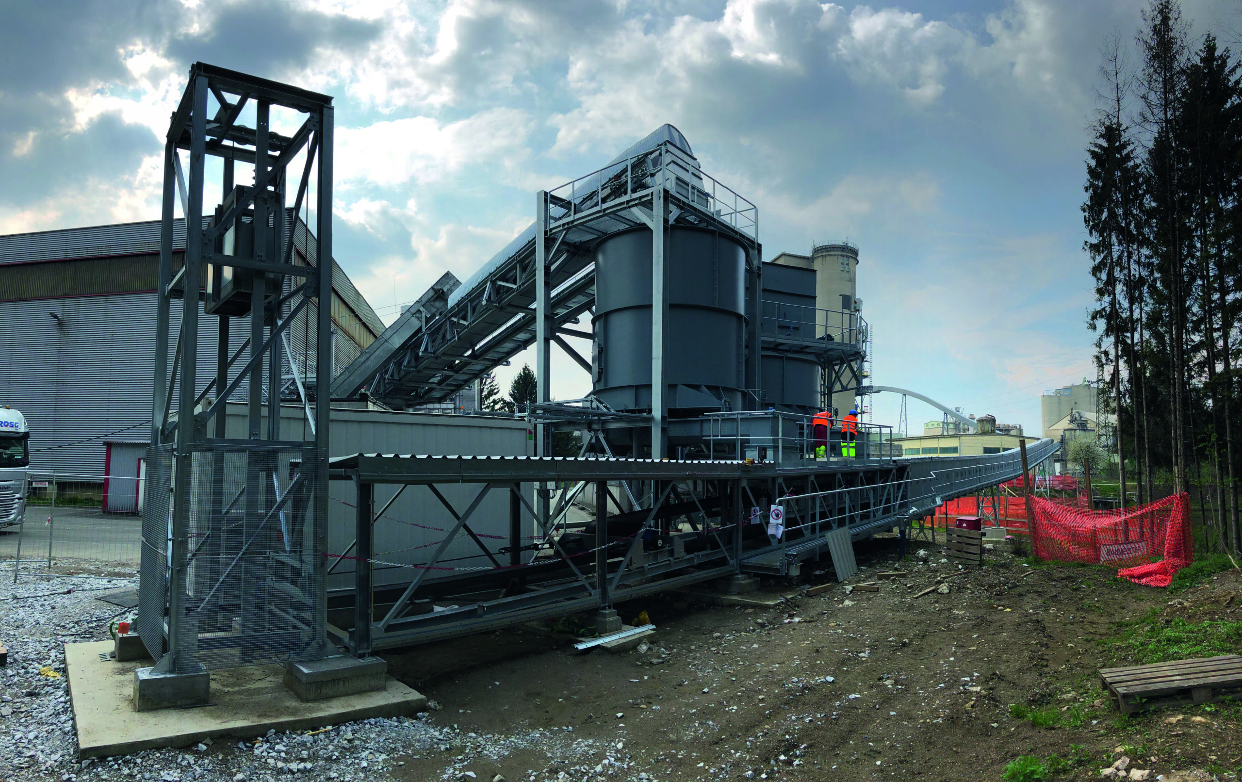 Zum Einsatz kommt das System bei der energieintensiven Herstellung von Zement. Bild: Beumer Group GmbH & Co. KG