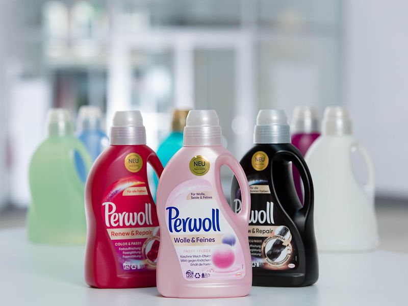 Alle Perwoll-Flaschen in Westeuropa enthalten laut Henkel ab sofort 25 Prozent recyceltes PE. Bild: Henkel