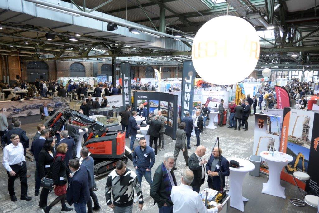Die Fachtagung Abbruch 2020 versammelte Ende Februar mehr als 1.100
Besucher und 127 Aussteller zum Erfahrungsaustausch in der STATION-Berlin. Bild: Jens Jeske