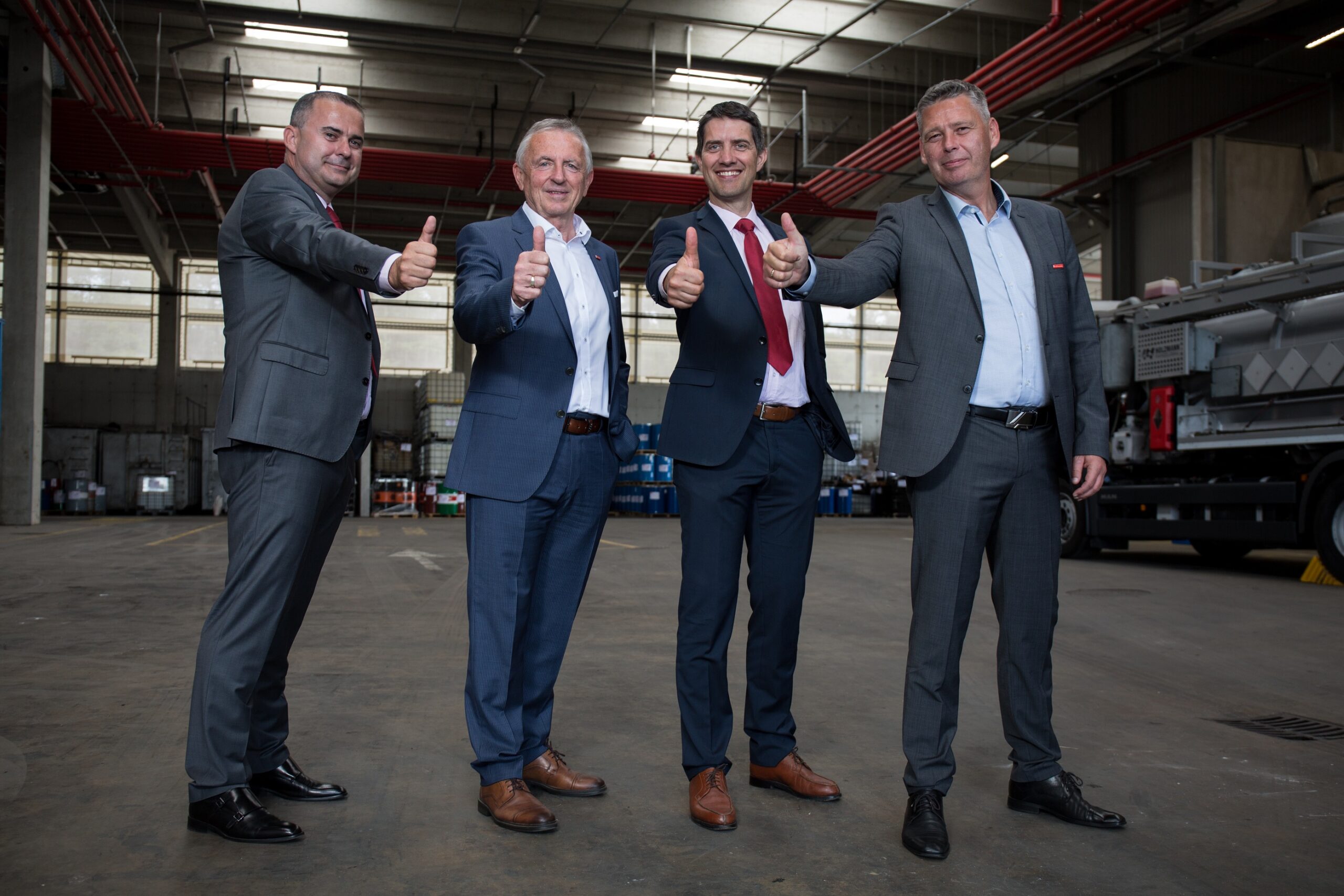 v.l.n.r: Robert Cajic/ Direktor Saubermacher Slovenija, Rudi Horvat/ Direktor Saubermacher Slovenija, Ralf Mittermayr/ CEO Saubermacher AG, Andrej Gomboši/ Direktor Saubermacher Slovenija Fotorechte: Nino Pecek und Ernad Ihtijarevič  Bild: Saubermacher