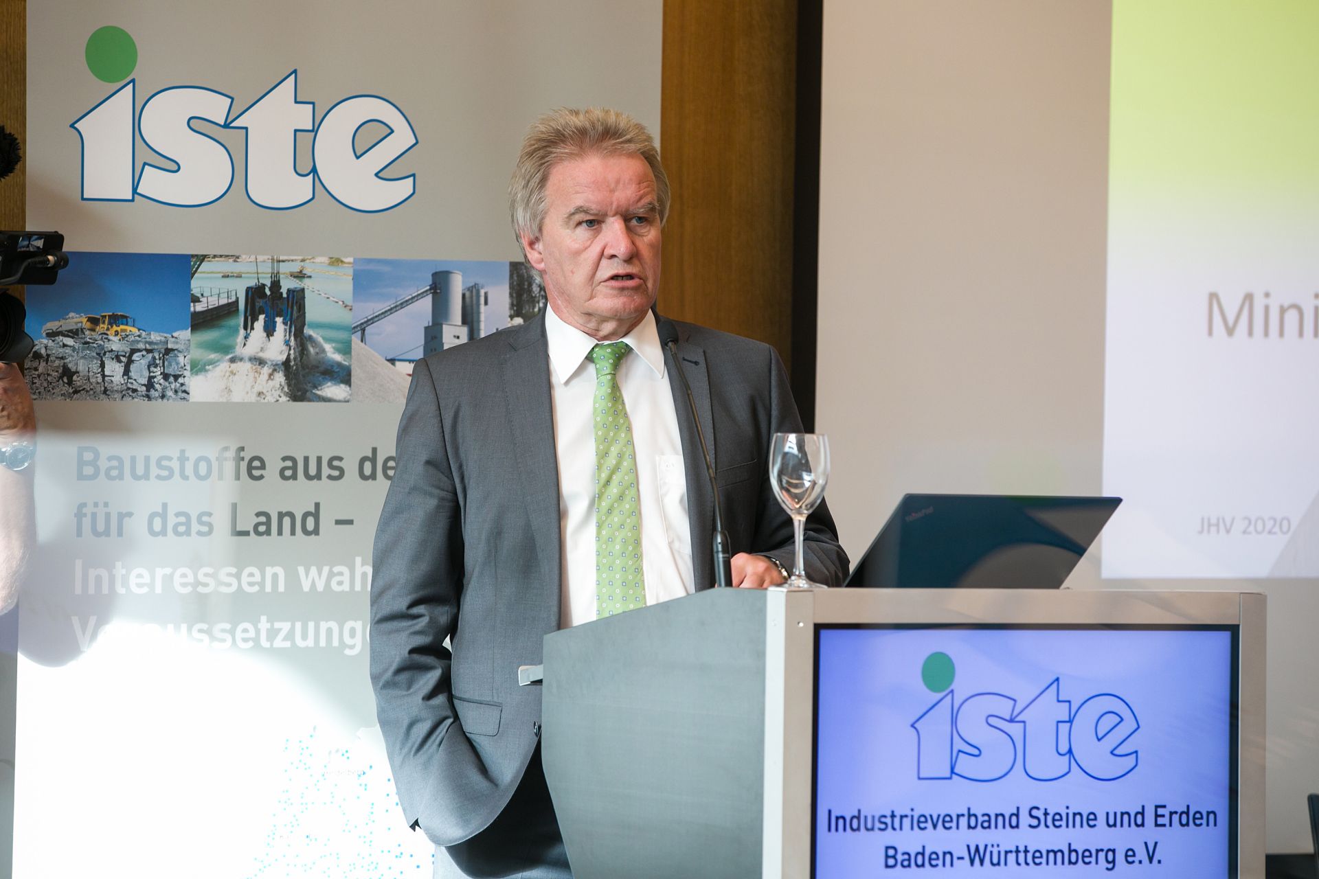Umweltminister Franz Untersteller auf der Jahreshauptverammlung des ISTE am 22.9.2020. (Quelle: ISTE / Mahrholdt / Stollenberg)