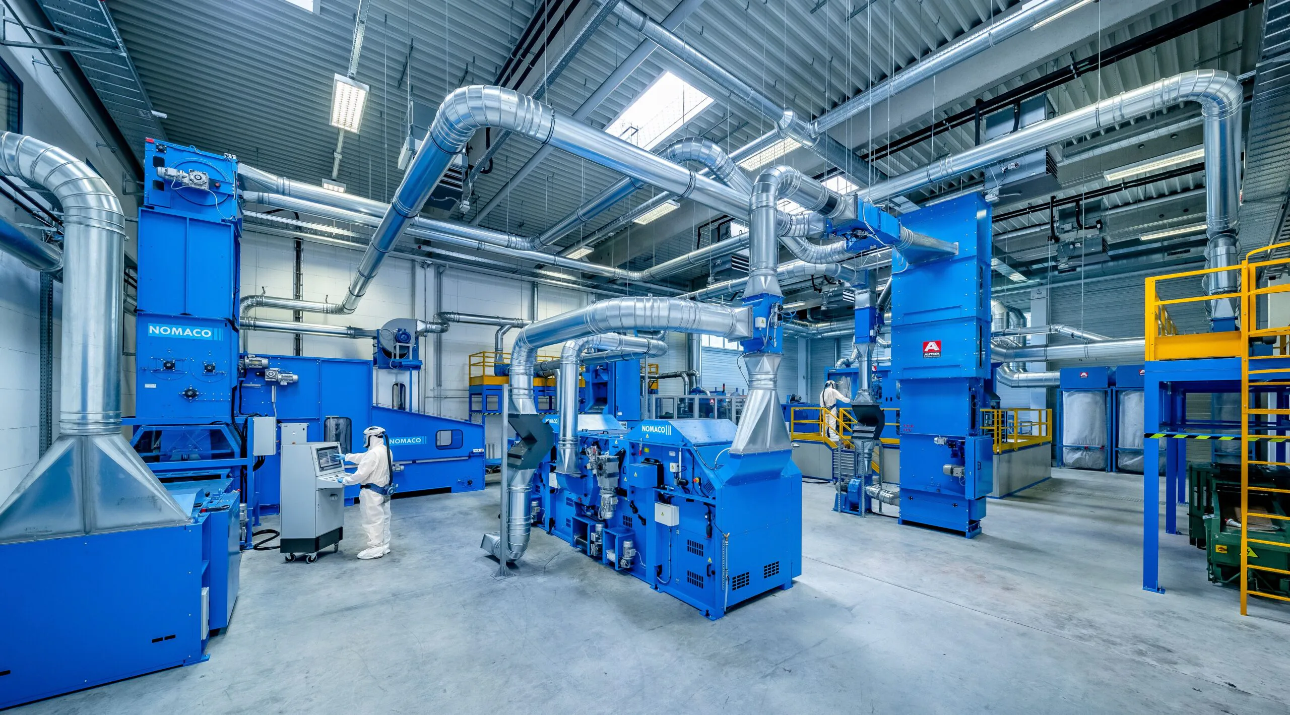 Anlagentechnik zum Carbonfaserrecycling im Zentrum für Textilen Leichtbau am Sächsischen Textilforschungsinstitut. (Quelle: STFI/Dirk Hanus)