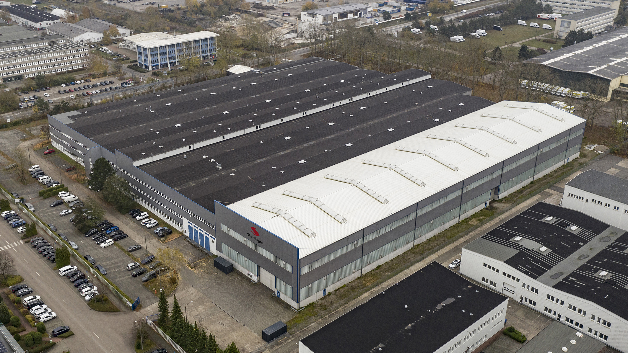 Die neuen Produktionshallen von Starlinger in Schwerin, Deutschland. Bild: Starlinger