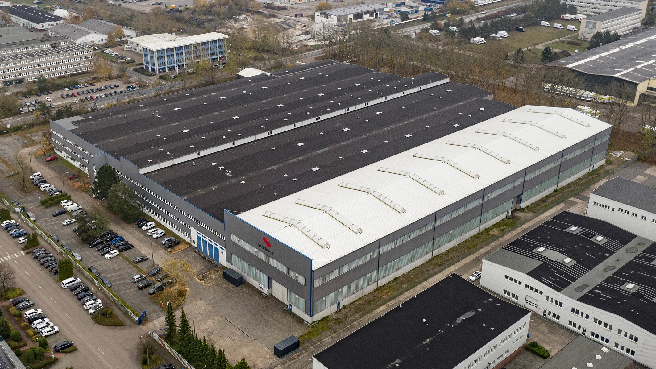 Die neuen Produktionshallen von Starlinger in Schwerin, Deutschland. Bild: Starlinger