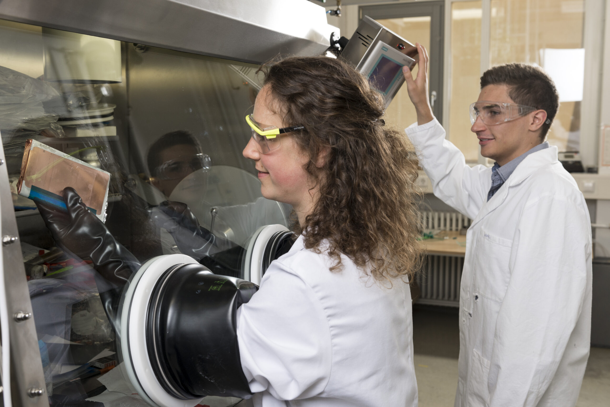 Ein verbessertes Verständnis des Lebenszyklus ermöglicht die beschleunigte Entwicklung ausdauernder, recyclingfähiger und sicherer Lithium-Ionen-Batterien. Bild: Laila Tkotz, KIT