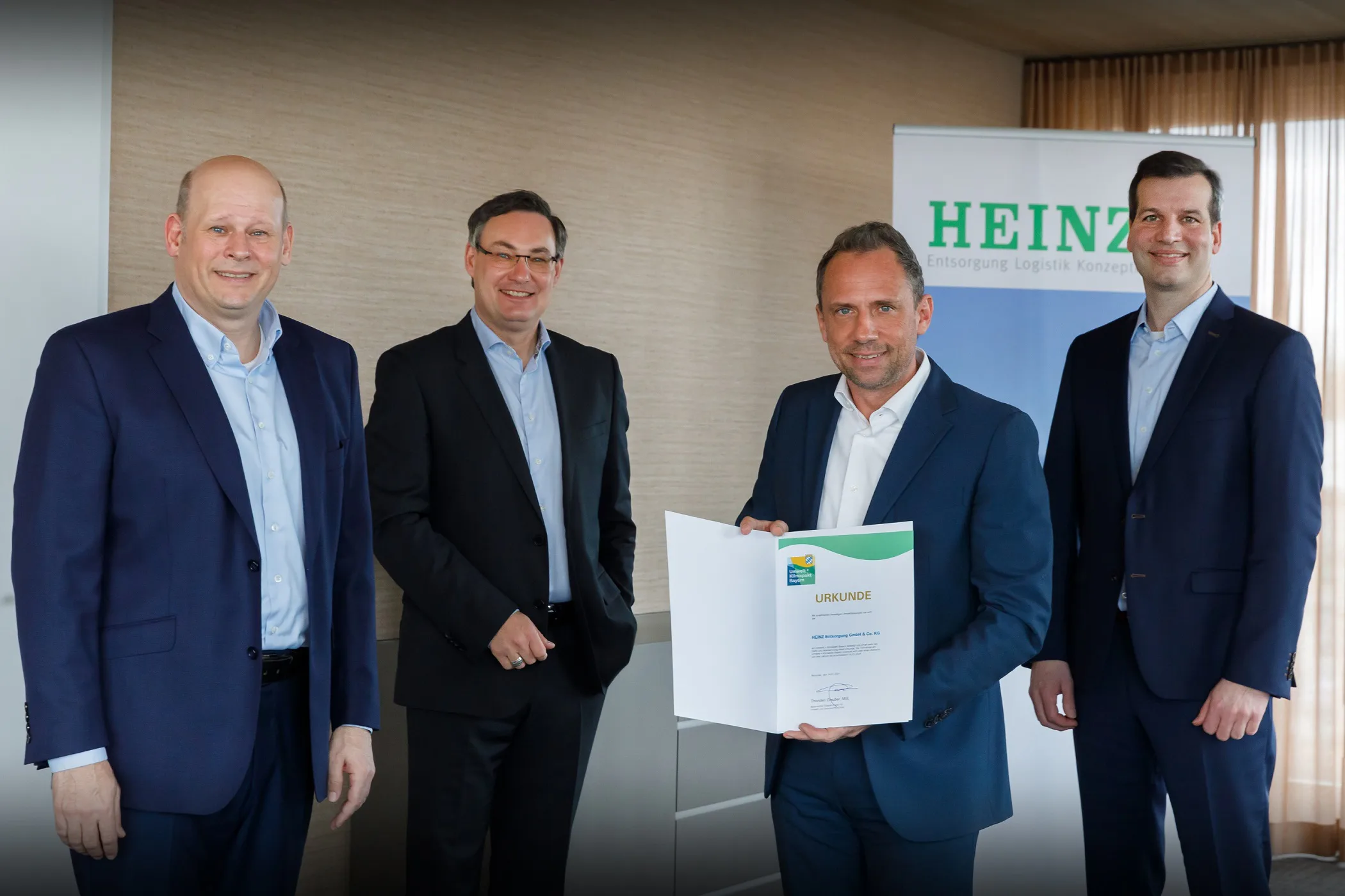 Staatsminister Glauber ehrt Heinz Entsorgung
