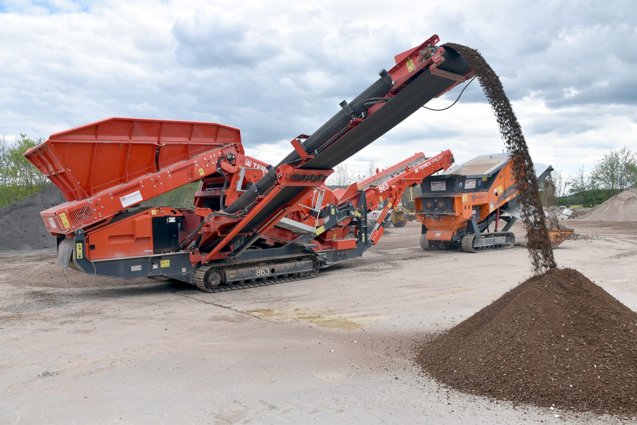 Die Anlagenkonstellation aus Terex Finlay 863 und Arjes Impaktor 250evo lässt sich in flexibler Reihenfolge zusammenstellen. Bild: Moerschen
