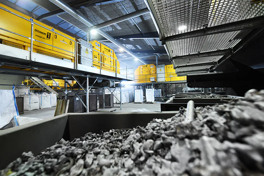 Steinert XSS T EVO 5.0 separiert Leicht- von Schwermetall. Bild: Steinert