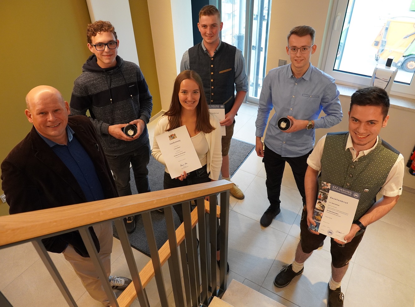 (v.l.n.r.): Otto Heinz, Maximilian Mirlach, Louisa Daimer, Andreas Schwaiger, Manuel Tahedl, Zeno Schmid Bild: Heinz Gruppe
