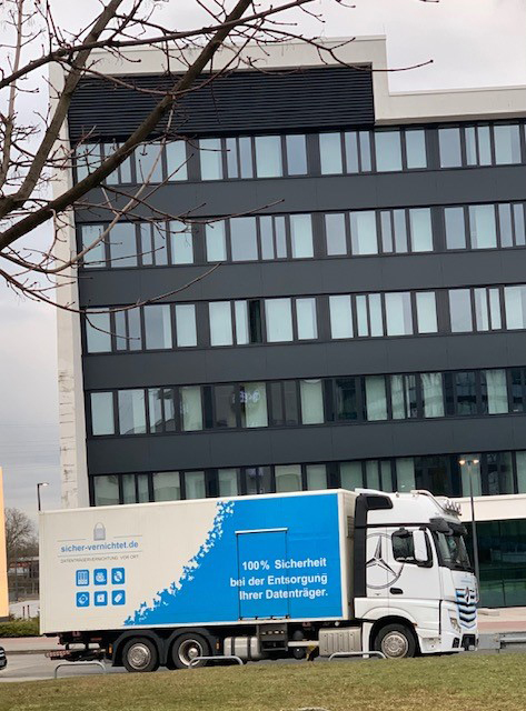 Mit Spezialfahrzeugen fährt sicher-vernichtet zu den Kunden bundesweit vor Ort. Bild: Vecoplan AG