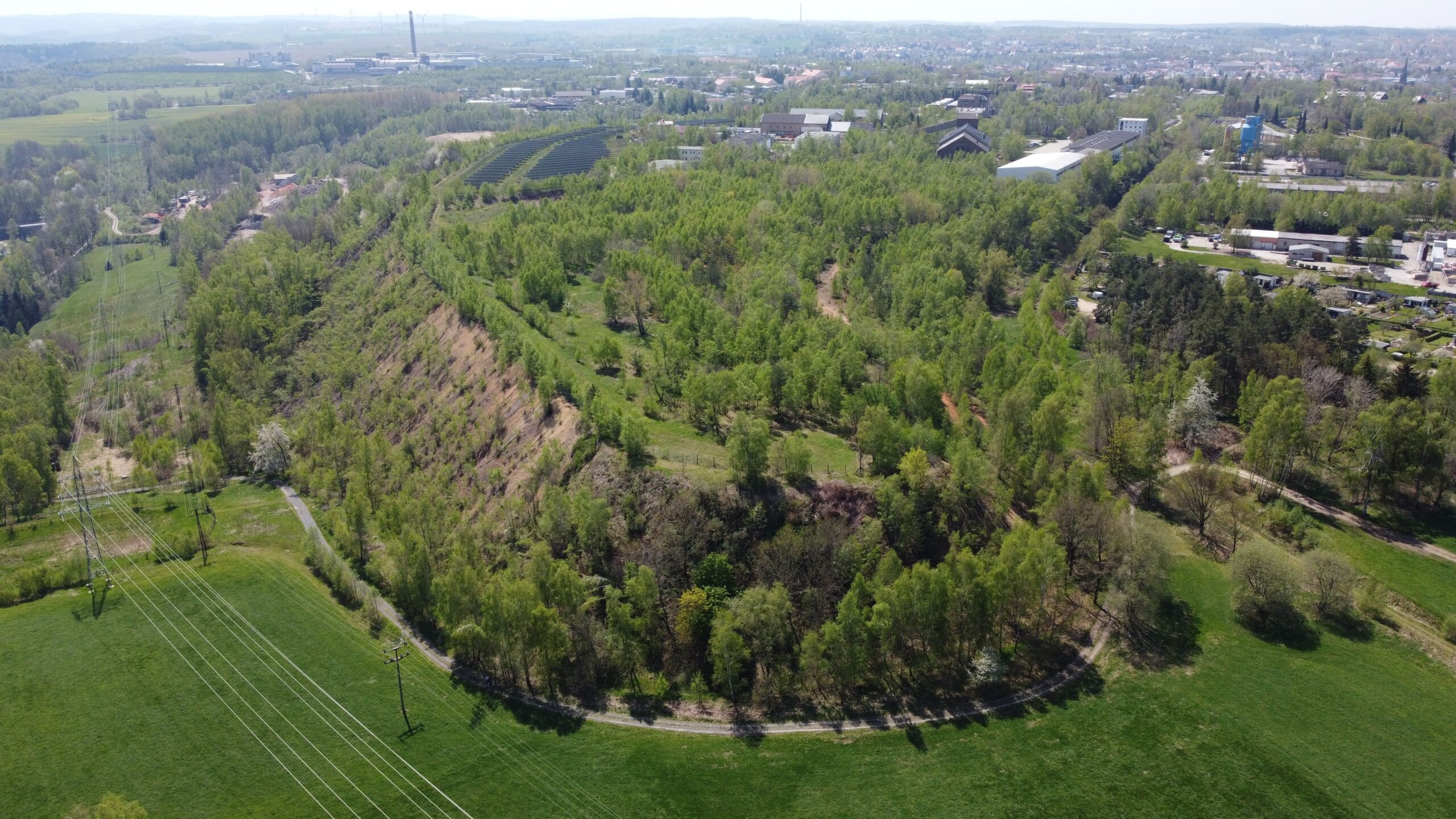 Im Projekt Re-Mining Plus werden Biolaugungsverfahren am Beispiel der sulfidischen Spülhalde am Standort Davidschacht in Freiberg erprobt. (Quelle: HZDR/Recomine)