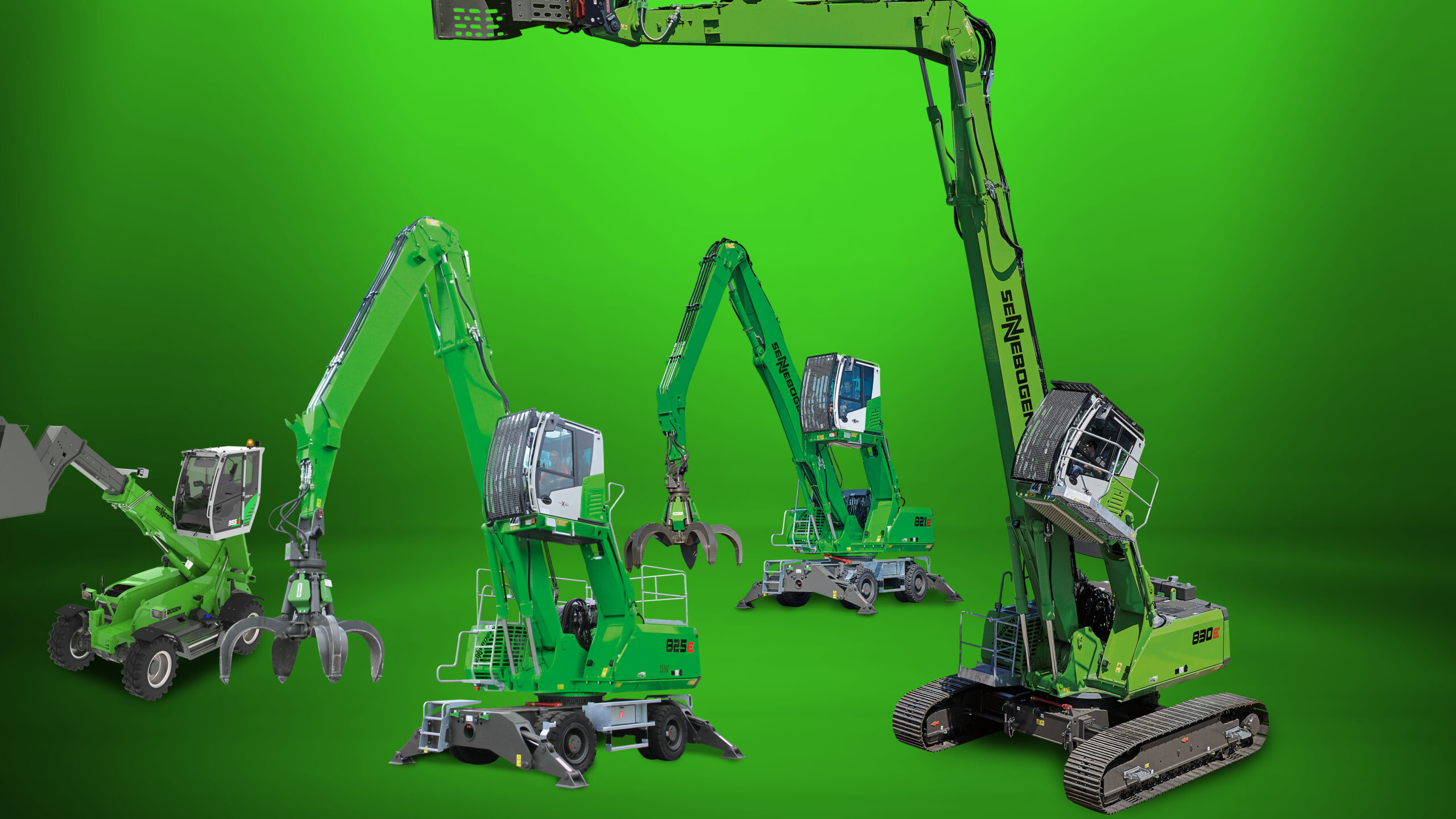 VDMA Praxistage und Crushing Zone auf der IFAT 2022: Die Recyclingbagger Sennebogen 821 E & 825 E beschicken die Häcksler mit Biomasse, der Abbruch-Spezialist 830 R-HDD und der vielseitige Teleskoplader 355 E werden beim Baustoff-Recycling eingesetzt.