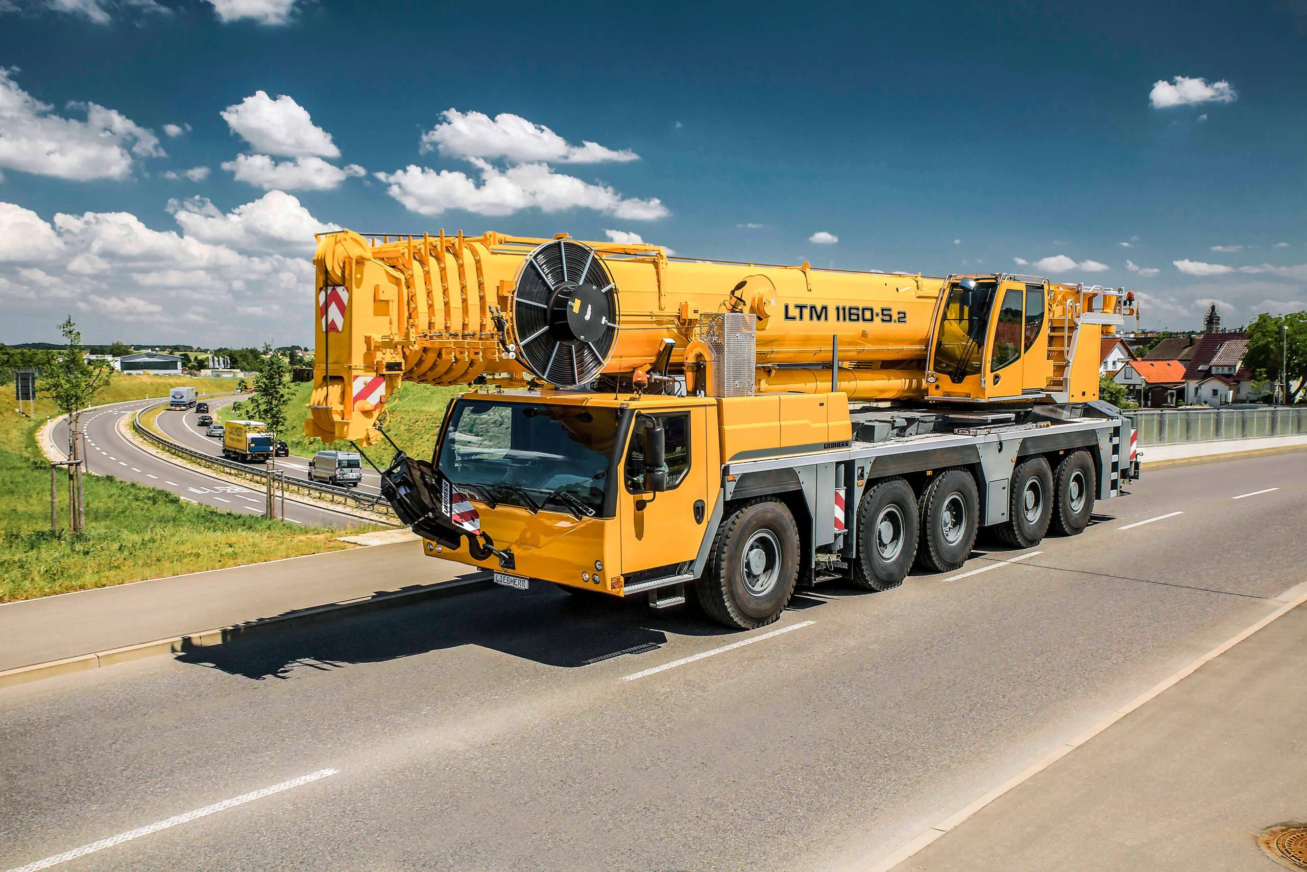 Das Potenzial zum Einsparen von CO2-Emissionen ist bei Mobilkranen mit HVO-Antrieb am höchsten. In der Studie wurde ein Mobilkran des Typs LTM 1160-5.2 herangezogen. Bild: Liebherr