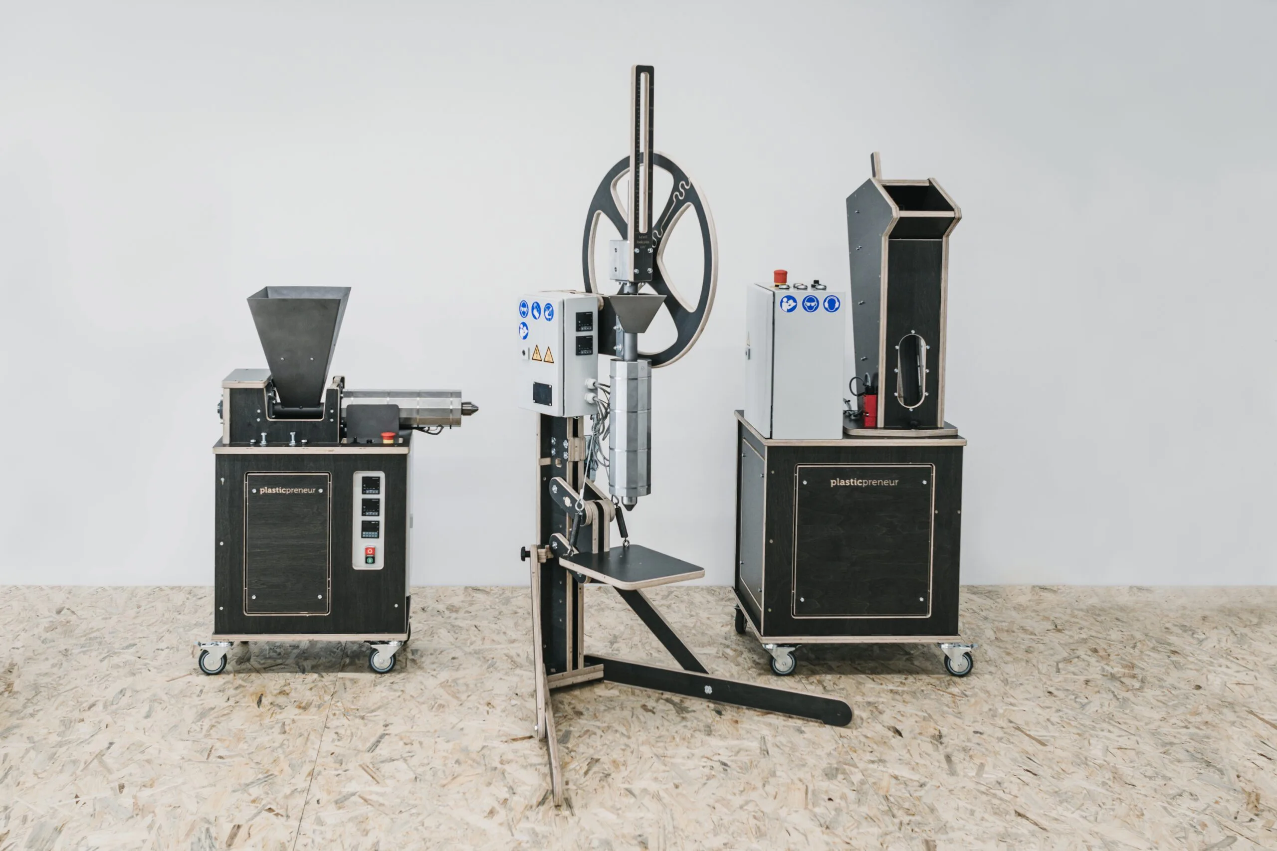 Shredder, Spritzgießeinheit und Extruder. Bild: Plasticpreneur
