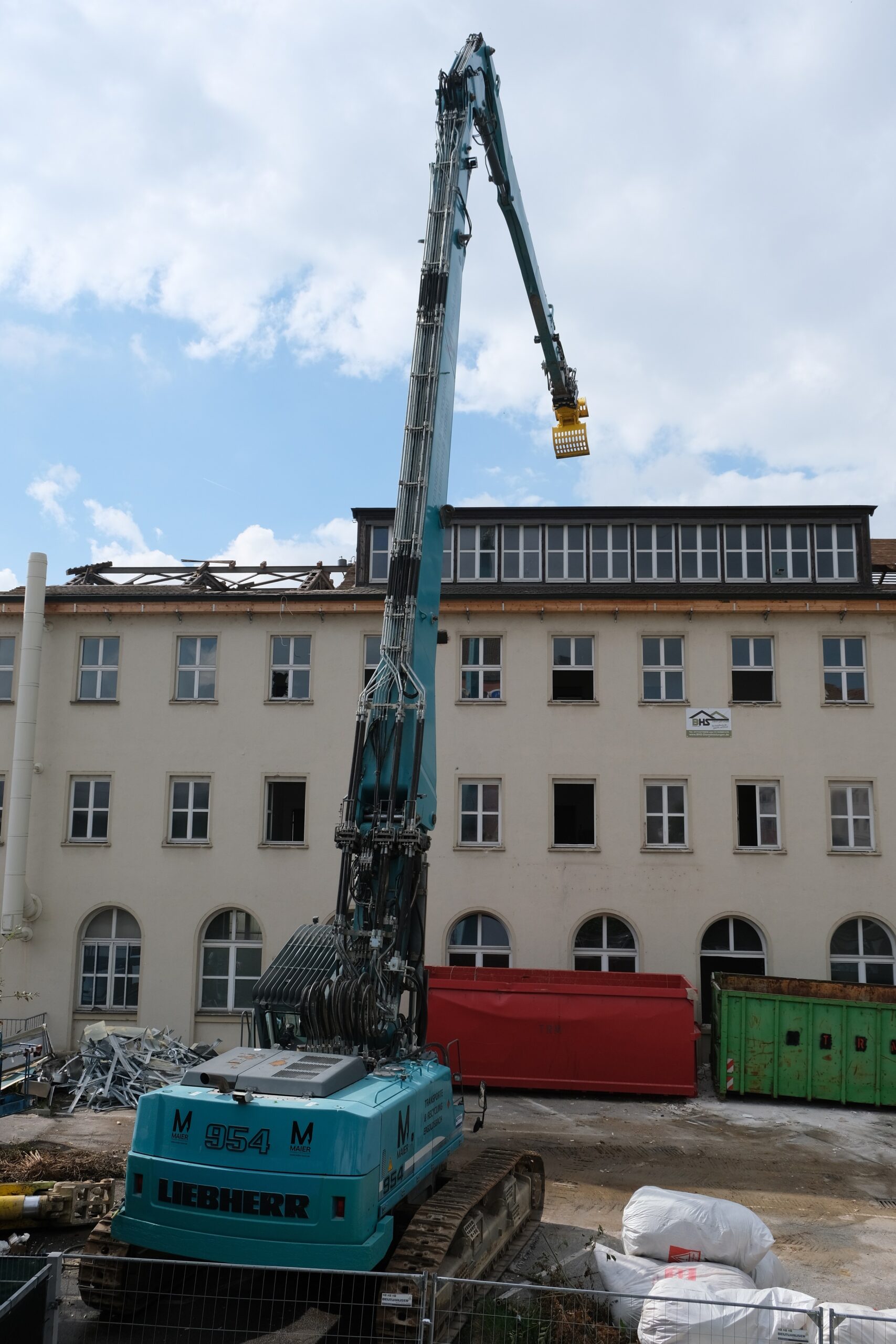 Der Liebherr R 954 Demolition in Aktion. Bild: Beutlhauser Gruppe