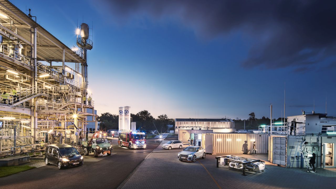 ReFuels können jetzt in fast allen Fahrzeugen eingesetzt und in absehbarer Zeit in großen Mengen hergestellt werden. Foto: Markus Breig und Amadeus Bramsiepe, KIT