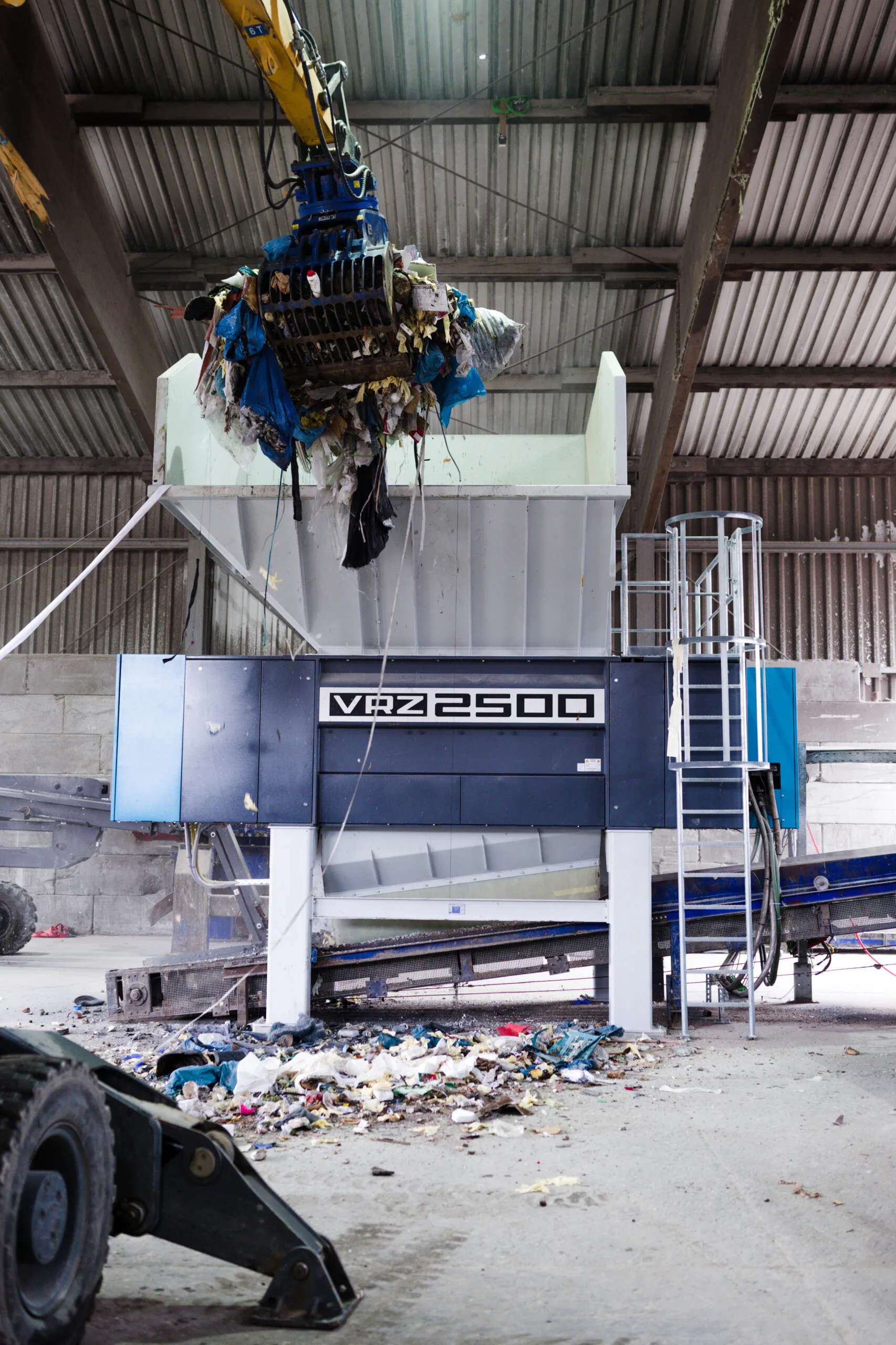 Zerkleinerer für Vorzerkleinerung in Recyclingbetrieben und Primärindustrie