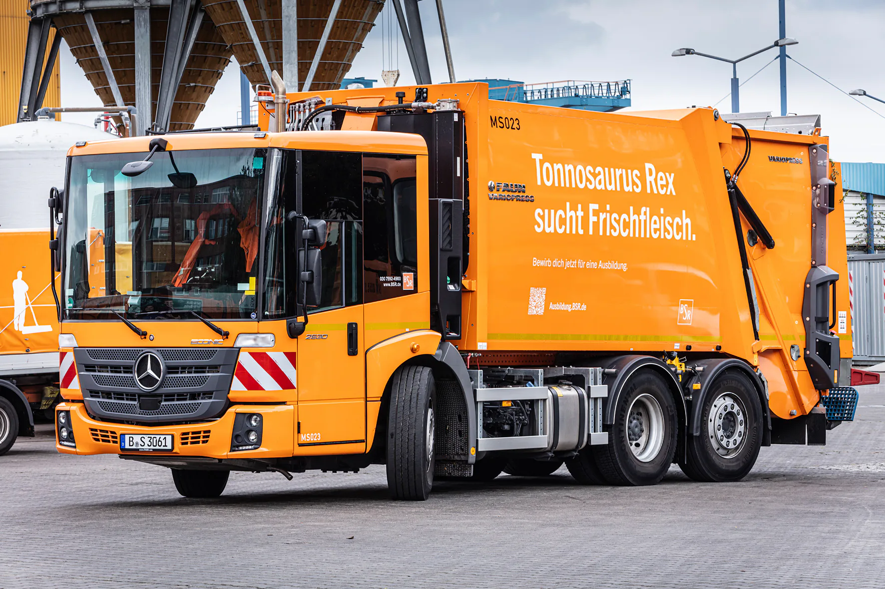 Neu und weniger breit: die neuen Müllfahrzeuge von Daimler Truck (Quelle: BSR)