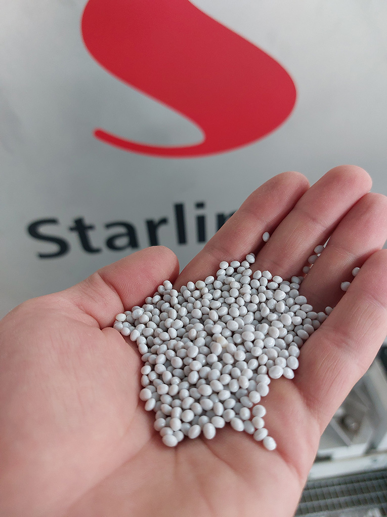 Go Rewise liefert das lebensmitteltaugliche rPET an umweltbewusste und qualitätsorientierte Markenunternehmen. Bild: Starlinger