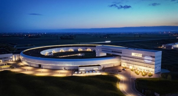 Die Erforschung der Nanostruktur von Fasermaterialien ist das erste industrielle Forschungs- und Entwicklungsprojekt von ForMAX, einer neuen Forschungsstation, die sich der Analyse von Forstmaterialien widmet. Das Forschungszentrum ist Teil des MAX IV Labors im schwedischen Lund. Copyright: Tetrapak