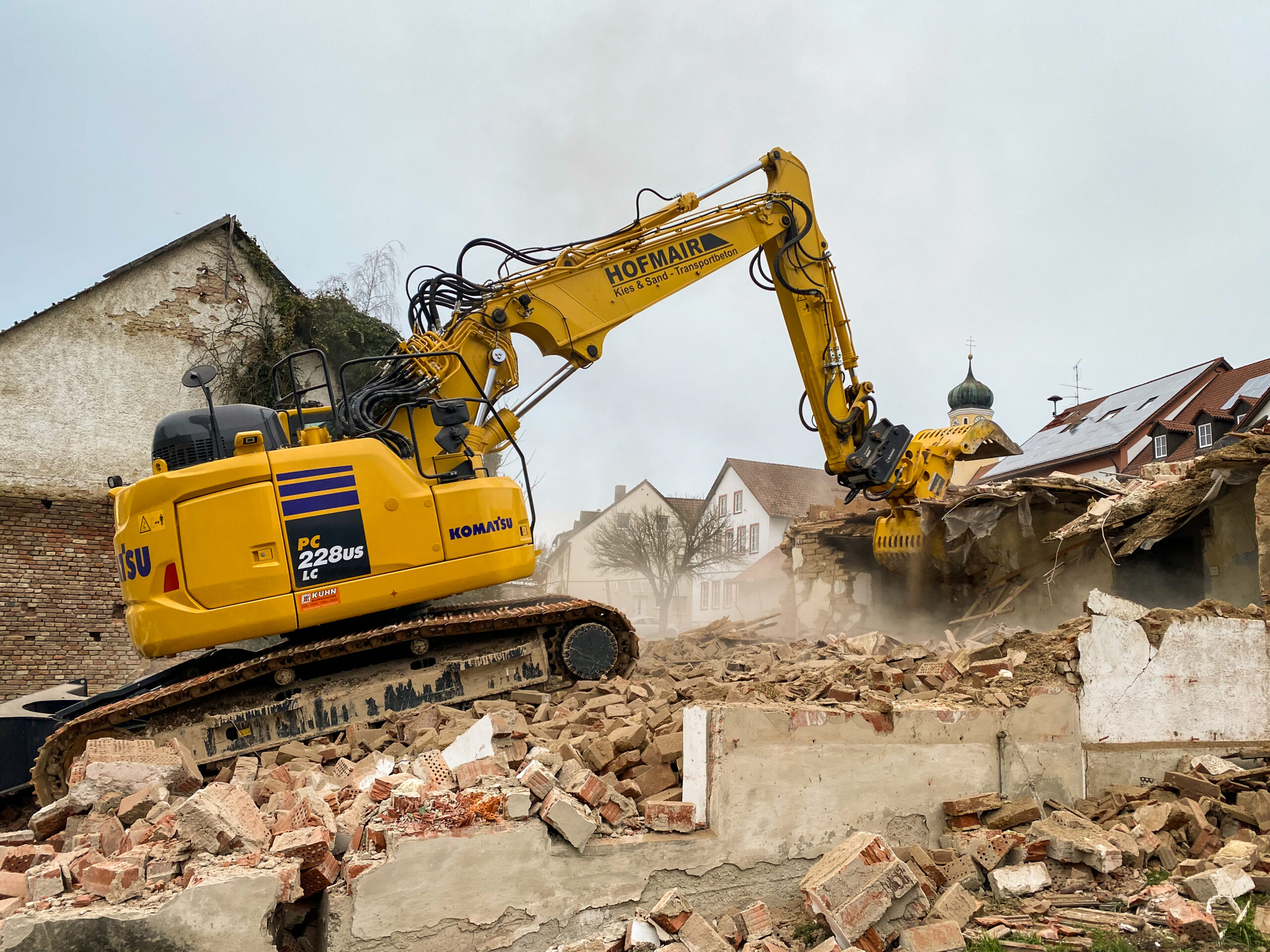 Der neue Komatsu Bagger PC 228USLC-11 soll hauptsächlich im Abbruch von kleineren und mittleren Projekten eingesetzt werden. Copyright: Kuhn Baumaschinen Deutschland GmbH