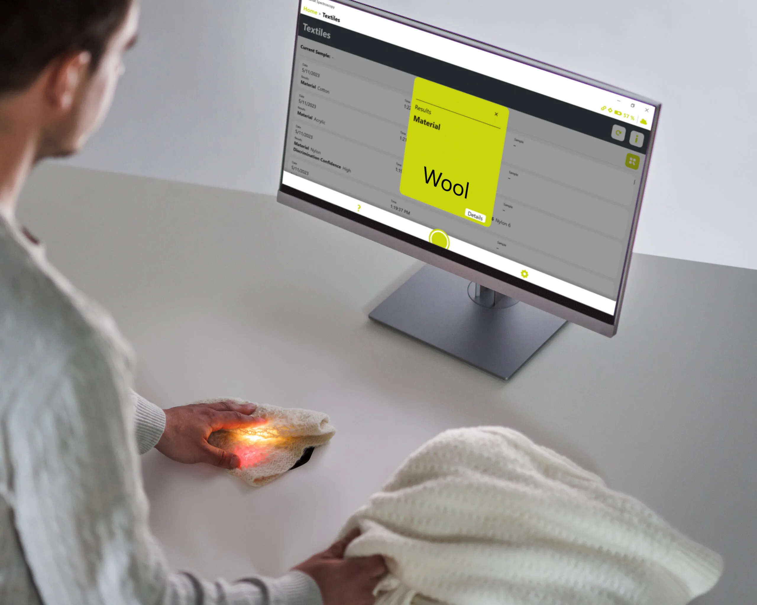 Die mobile NIR-Spektroskopie-Lösung von trinamiX identifiziert eine breite Palette gängiger Textilien, die für Bekleidung, Möbel und Haushaltswaren verwendet werden.
copyright: trinamiX GmbH
