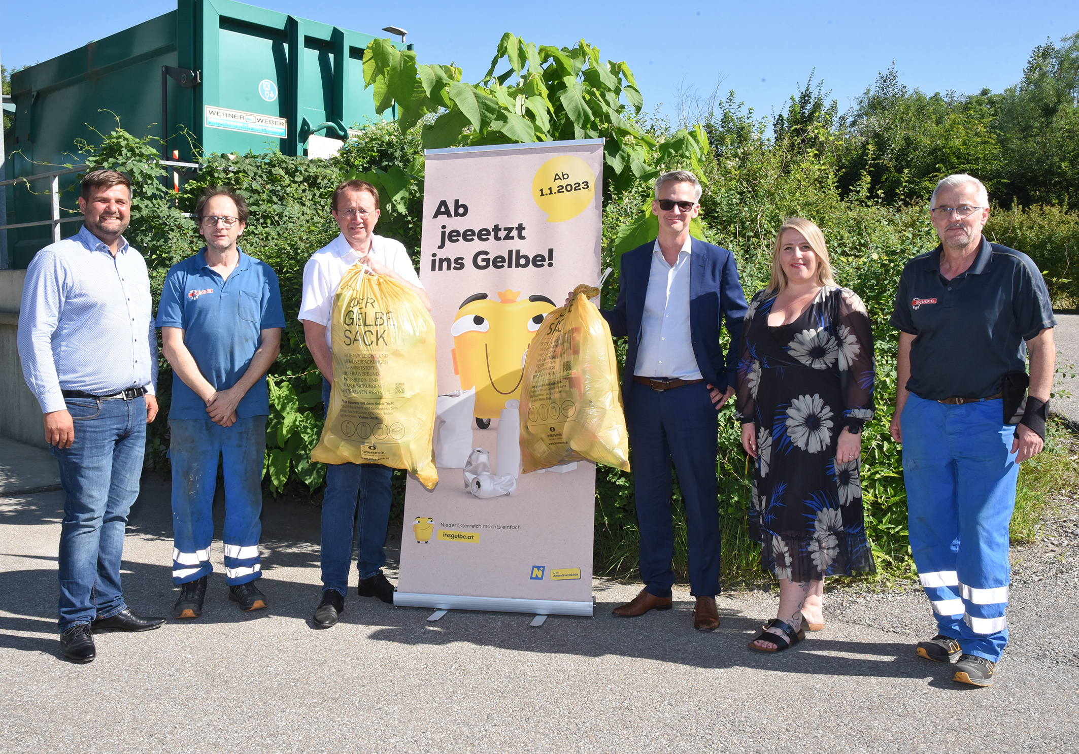 V.l.n.r.: Mirza Sacic und Wolfgang Maliecik (Abfallwirtschaft), Matthias Stadler (Bürgermeister St. Pölten), Martin Ulke (Interzero), Nicole Munz und Franz Ubelbacher (Abfallwirtschaft)
Copyright: Josef Vorlaufer