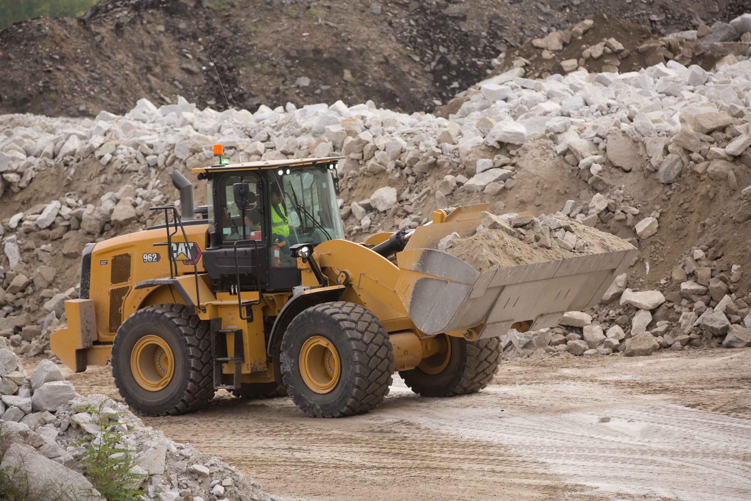 Dank einfach zu bedienender Technologien wie Cat Payload mit Assist, dem neuen Autodig und Auto Set Tires konnte die Produktivität beim Cat 950 und 962 im Vergleich zu den Vorgängermodellen um bis zu zehn Prozent gesteigert werden. Copyright: Caterpillar